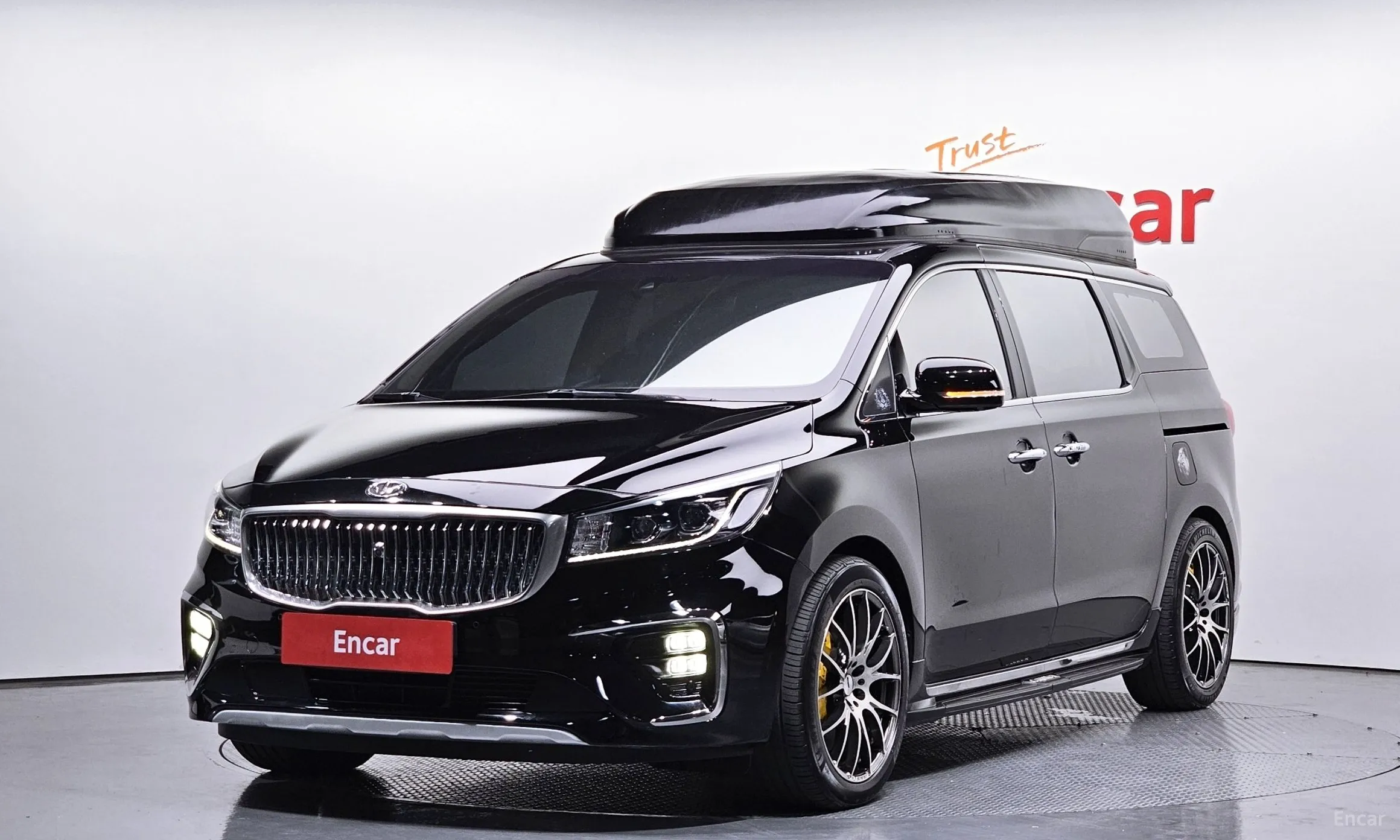 Kia Carnival превью 2