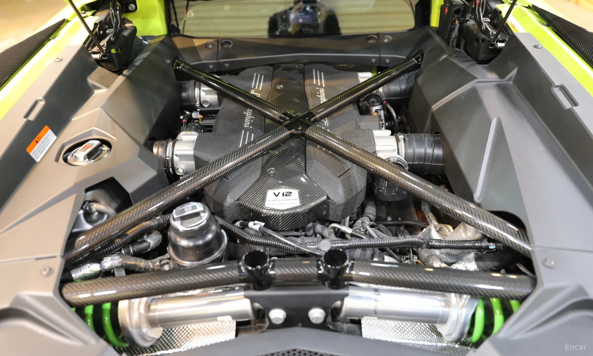 Lamborghini Aventador превью 12