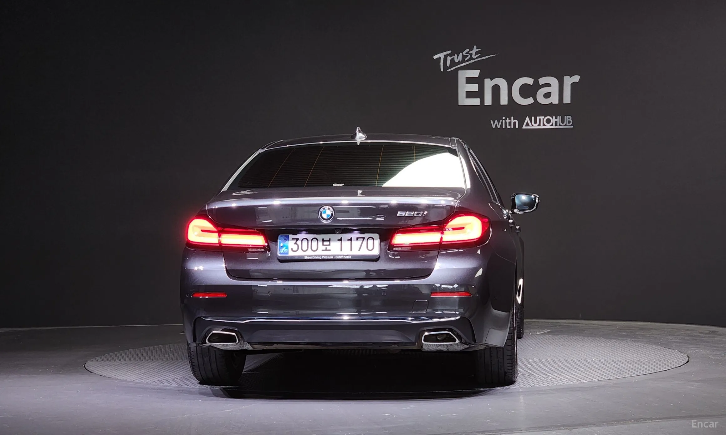 BMW 5 Series (G30) превью 3