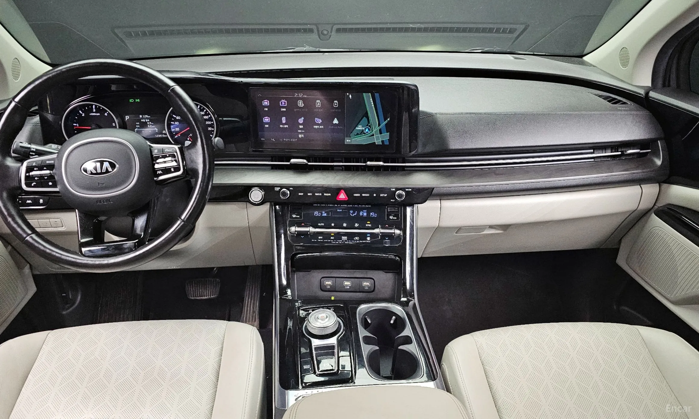 Kia Carnival Gen 4 превью 4