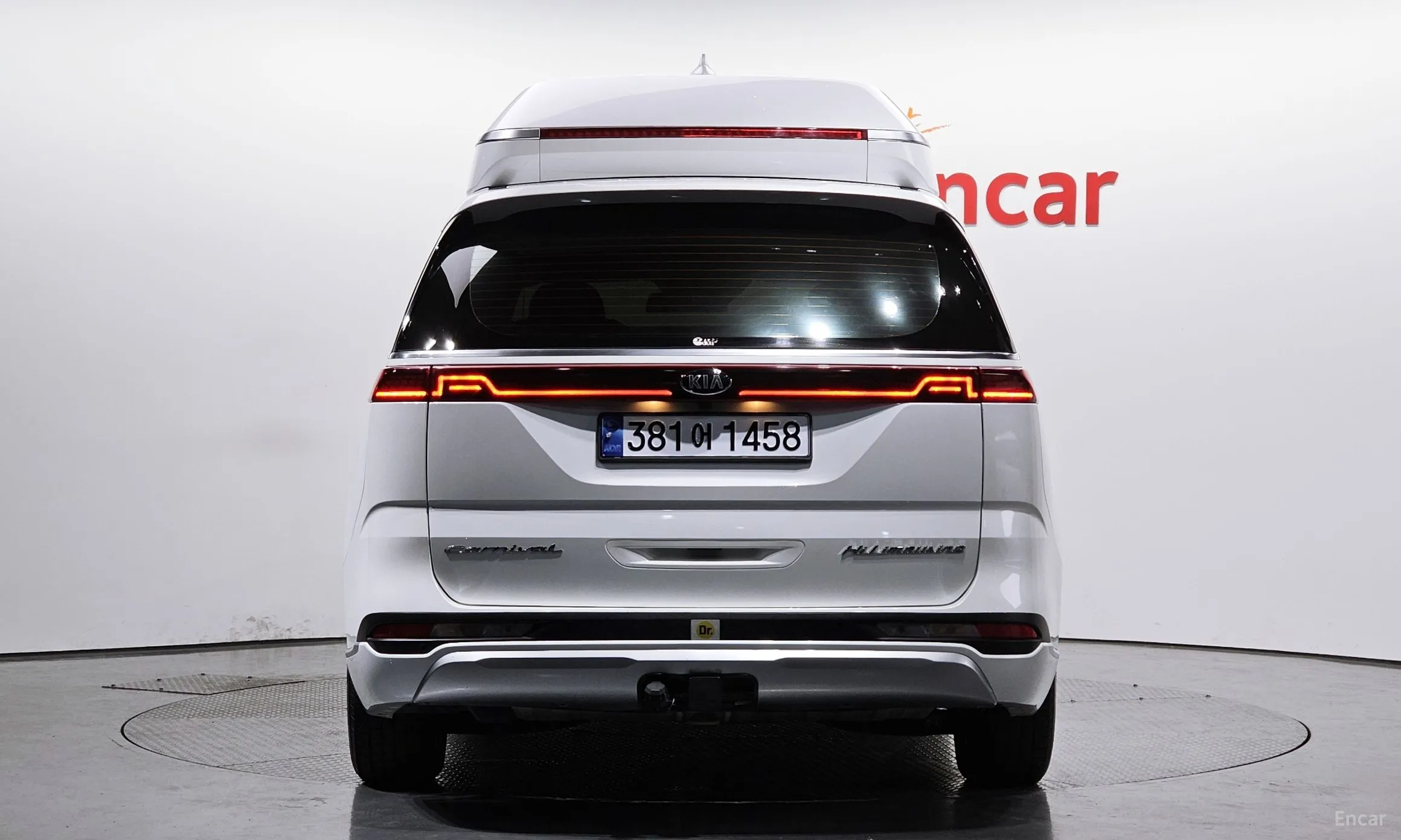 Kia Carnival Gen 4 превью 3