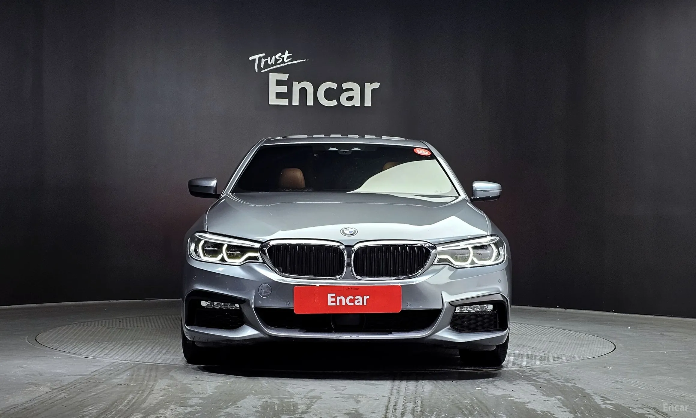 BMW 5 Series (G30) превью 2