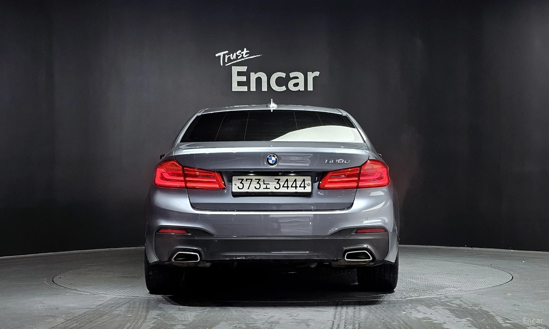 BMW 5 Series (G30) превью 3