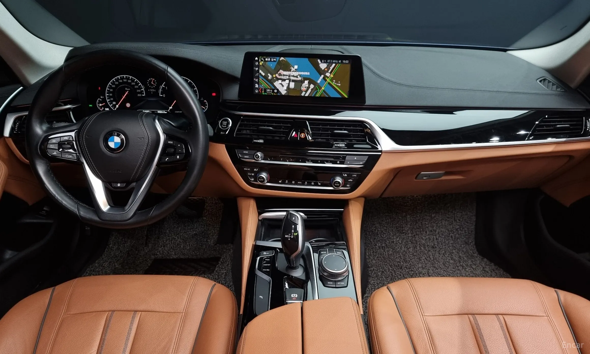BMW 5 Series (G30) превью 4