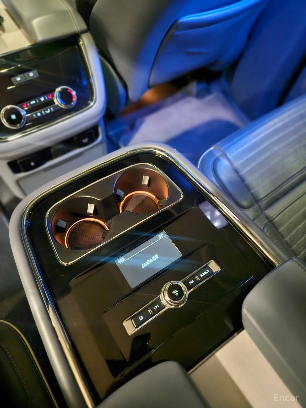 Lincoln Navigator 4th generation превью 12