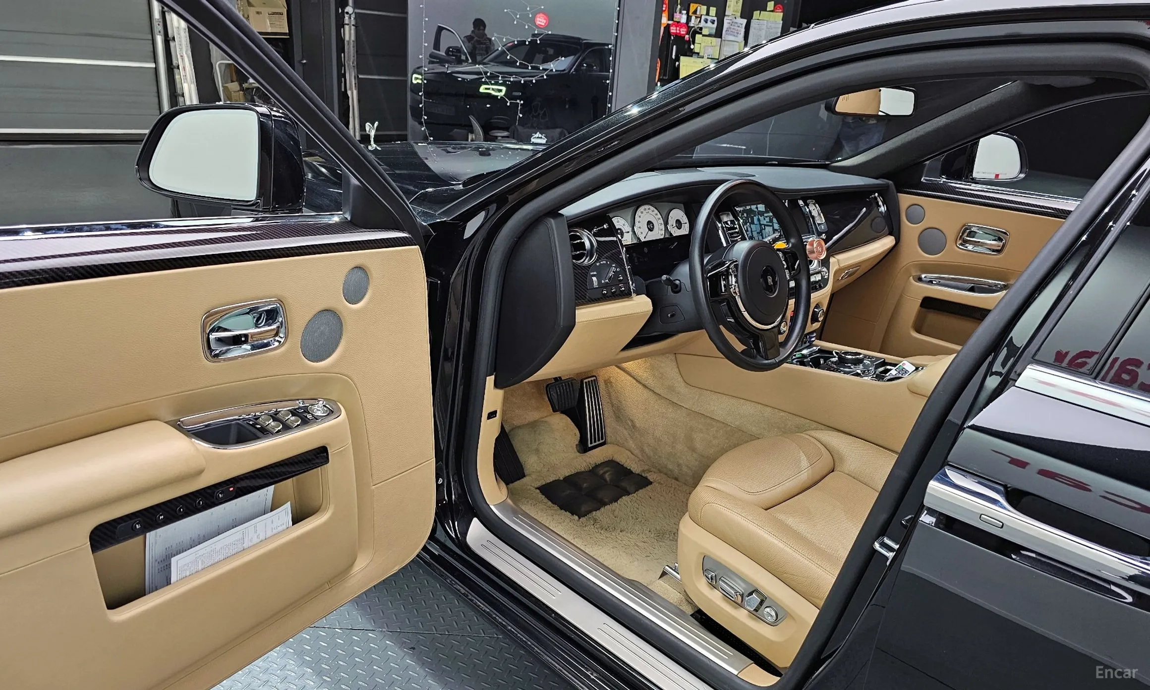 Rolls-Royce Ghost превью 11