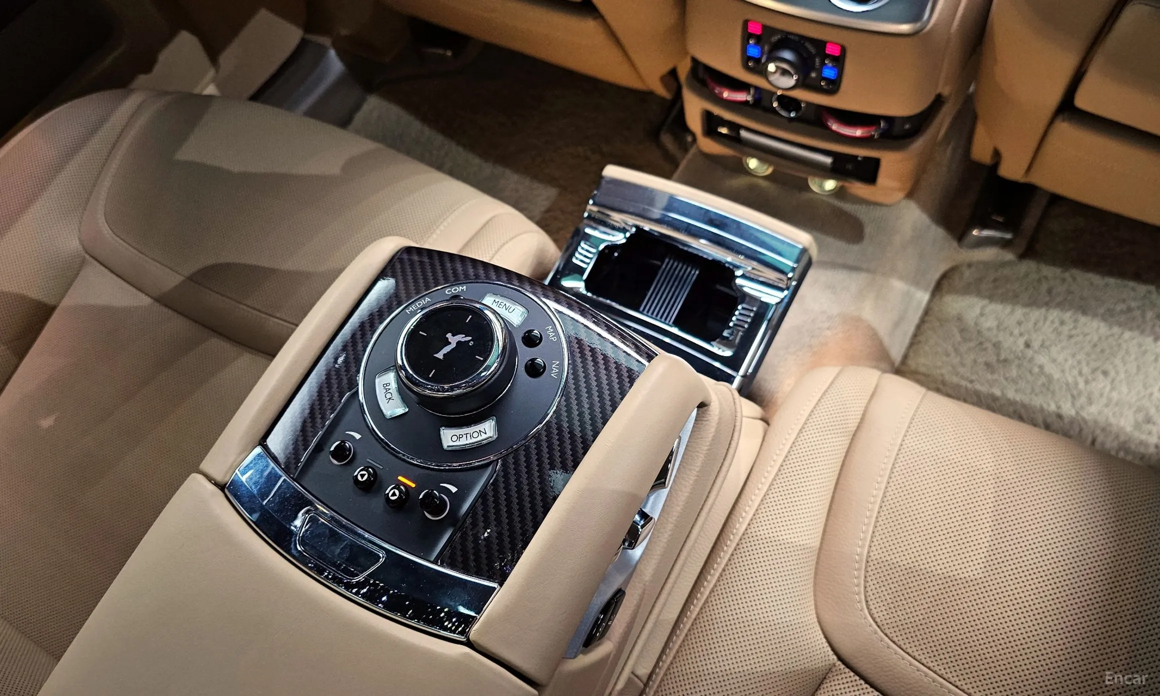 Rolls-Royce Ghost превью 9