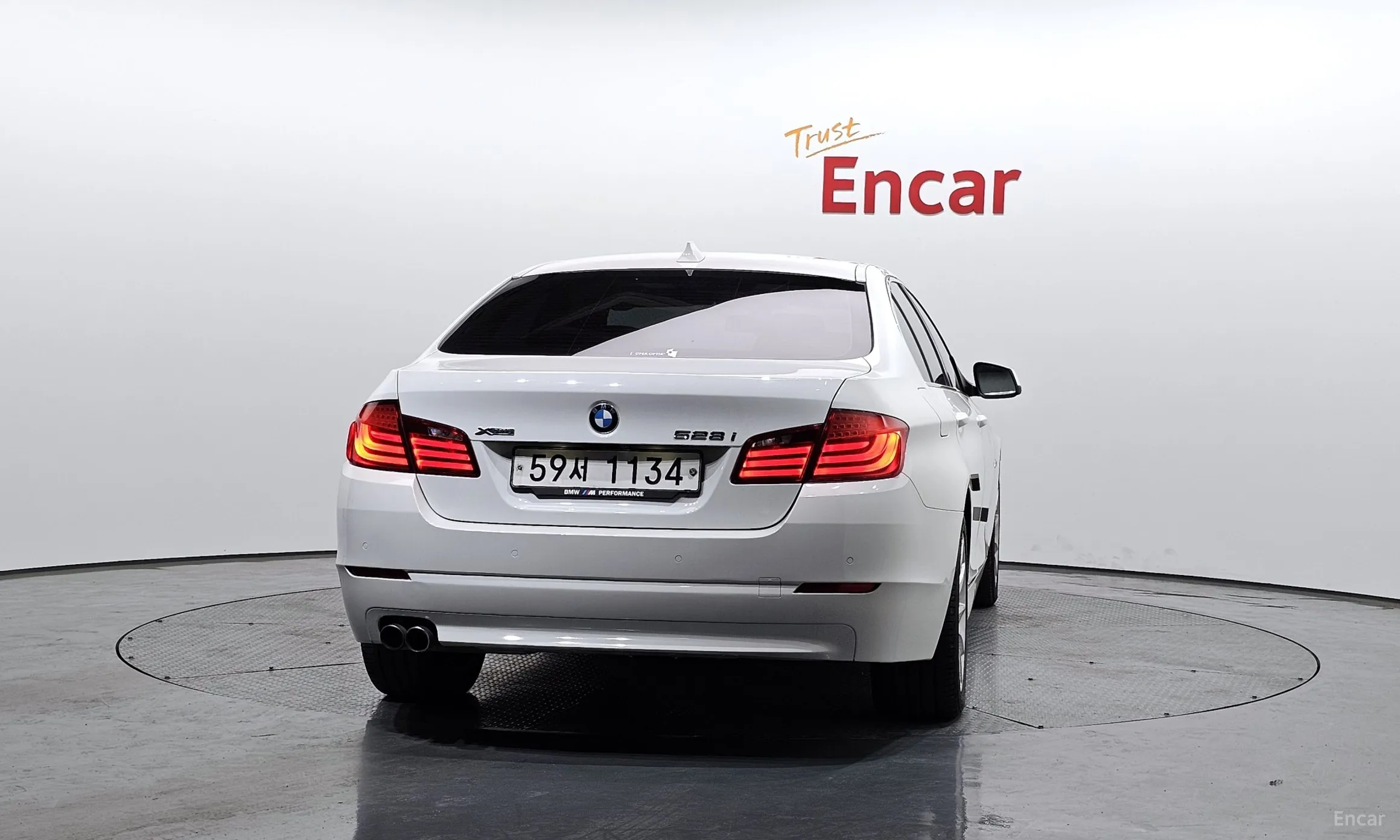 BMW 5 Series (F10) превью 3
