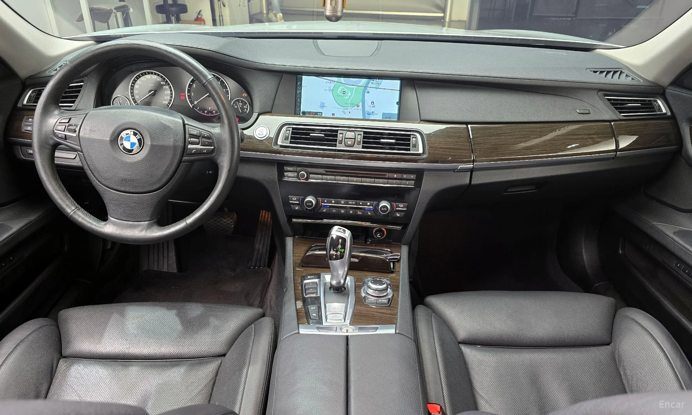 BMW 7 Series (F01) превью 4