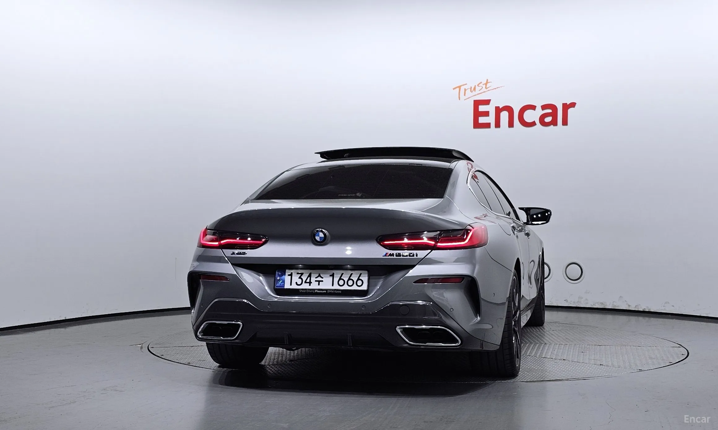 BMW 8-series (G15) превью 3