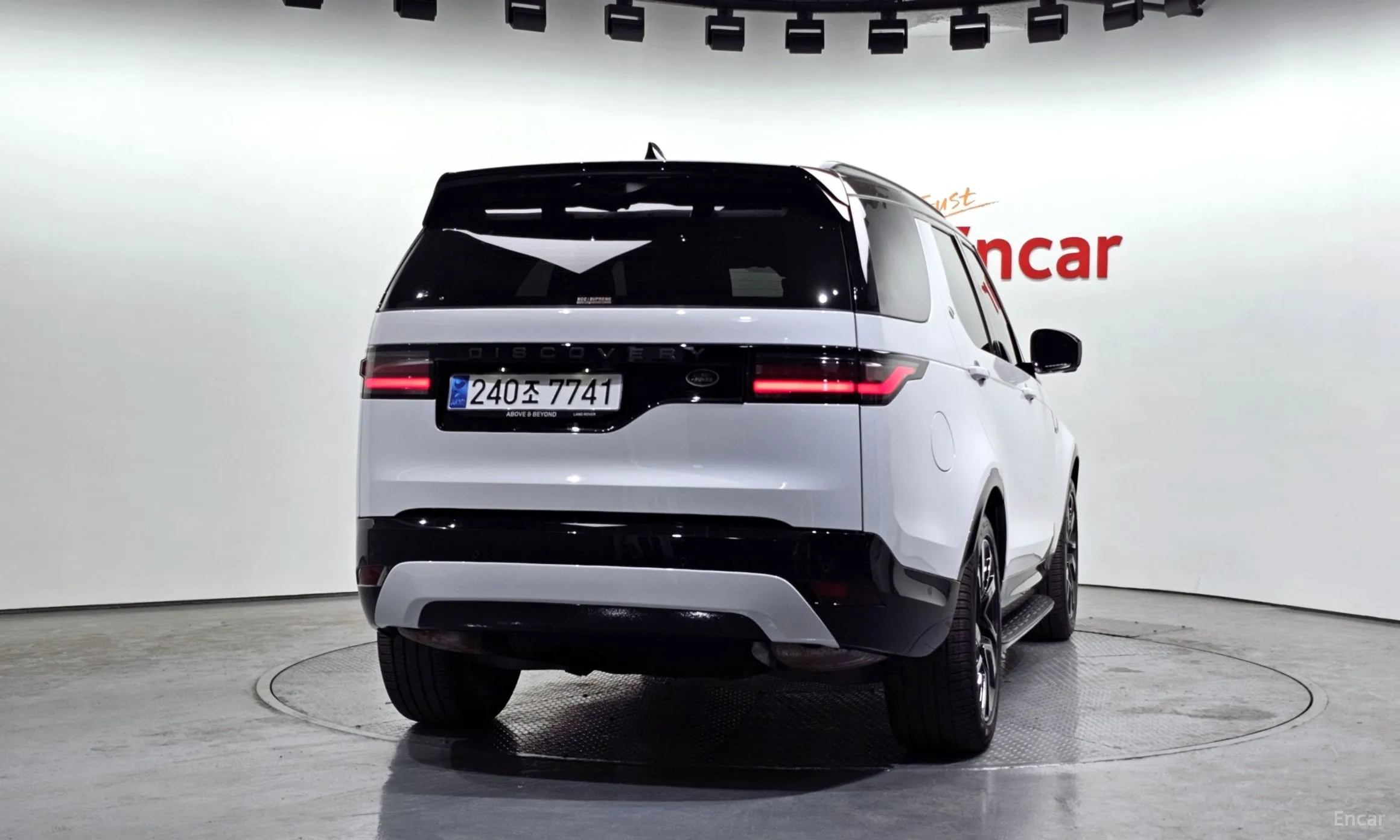 Land Rover Discovery 5 превью 3