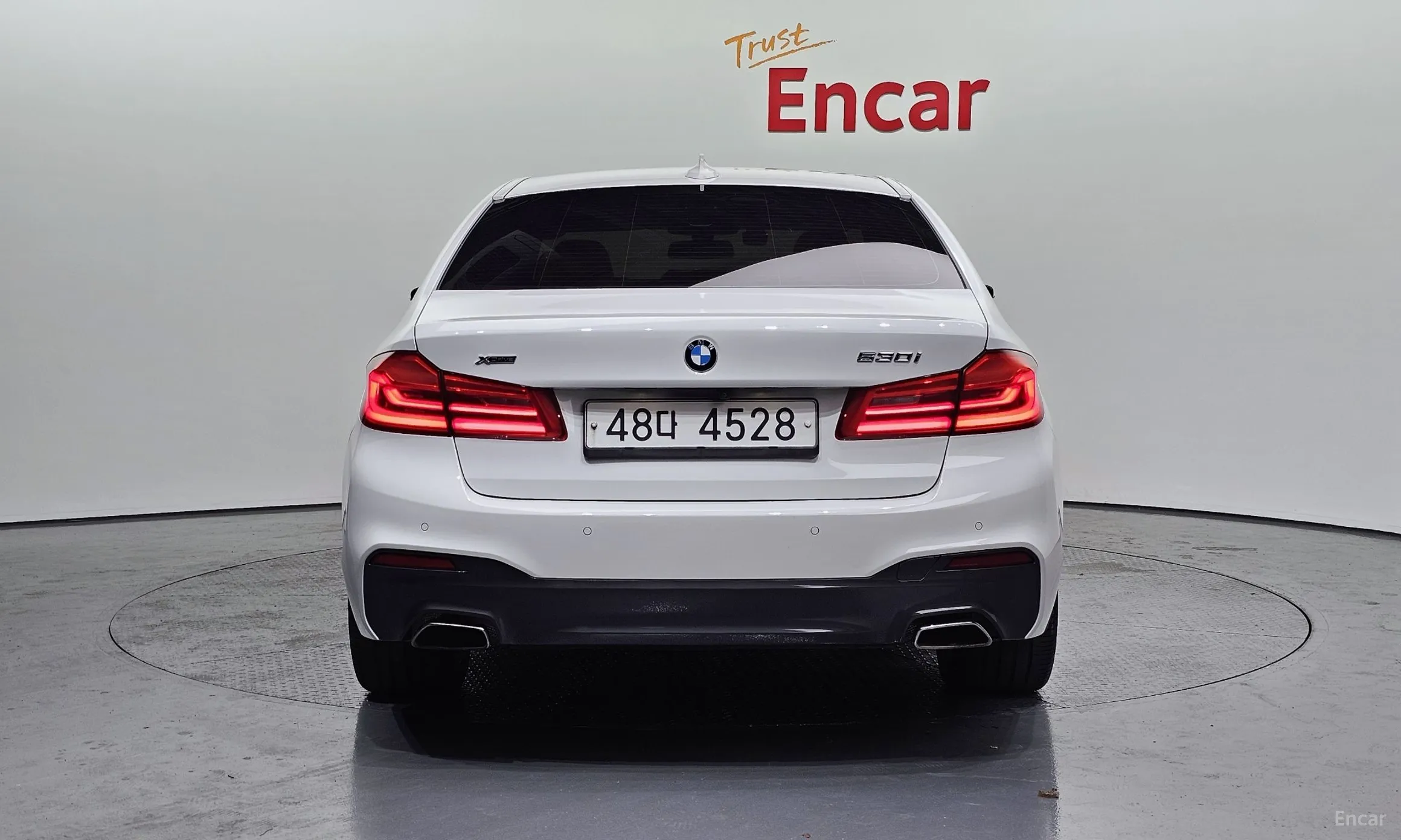 BMW 5 Series (G30) превью 3