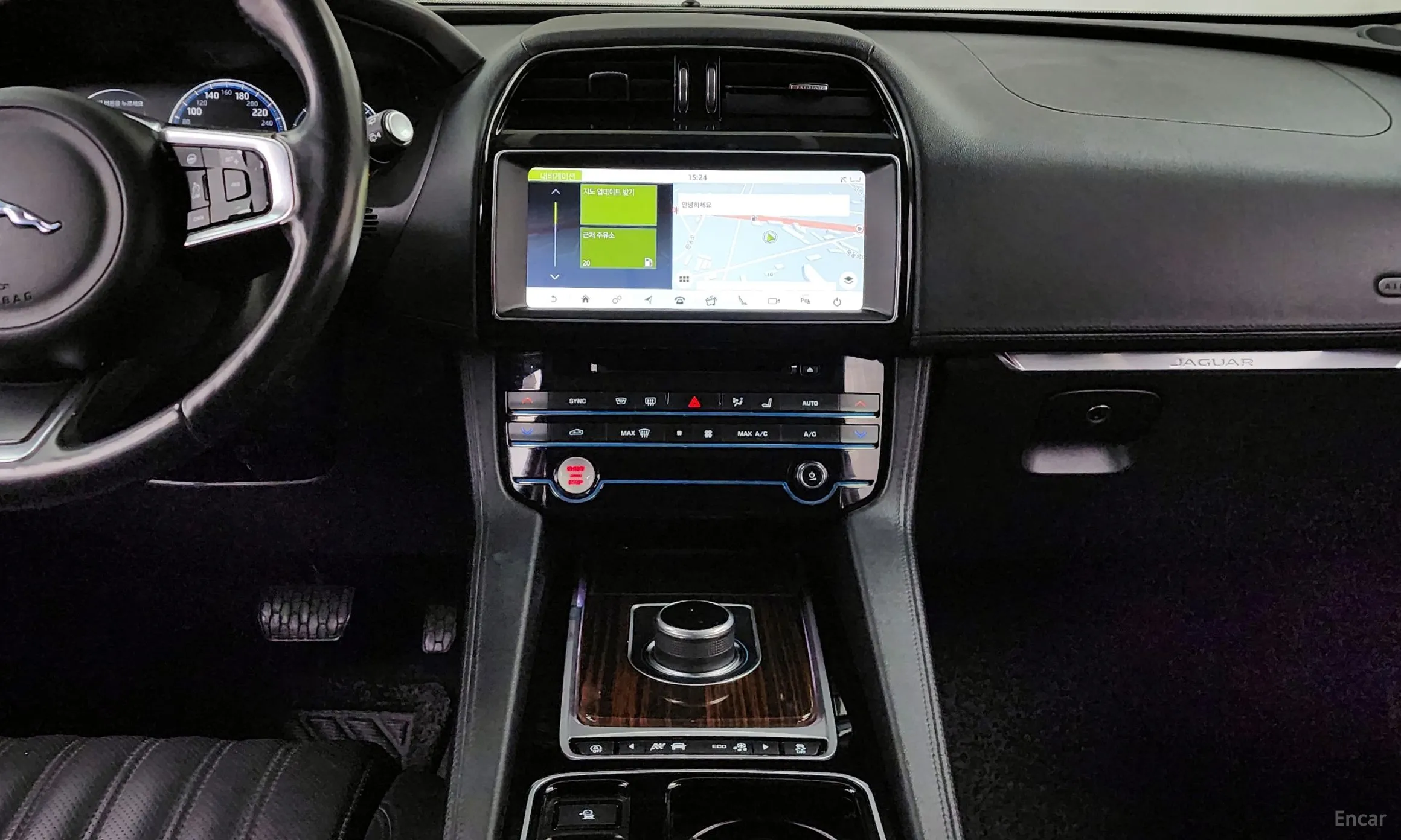 Jaguar F-PACE превью 14