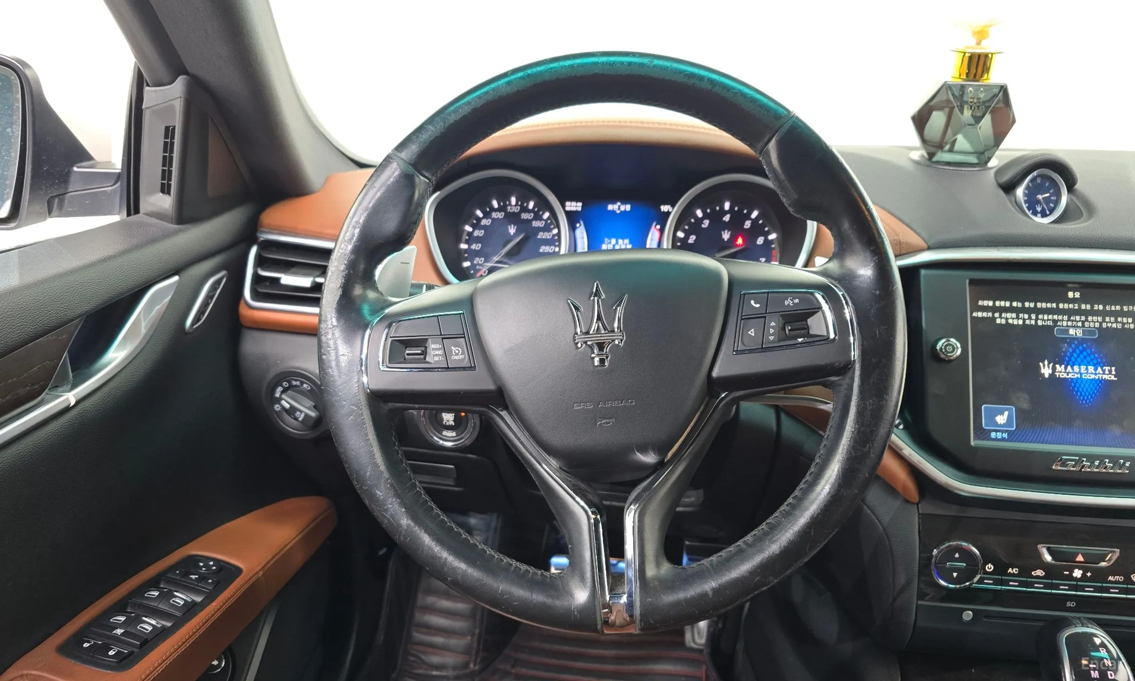 Maserati Ghibli превью 13
