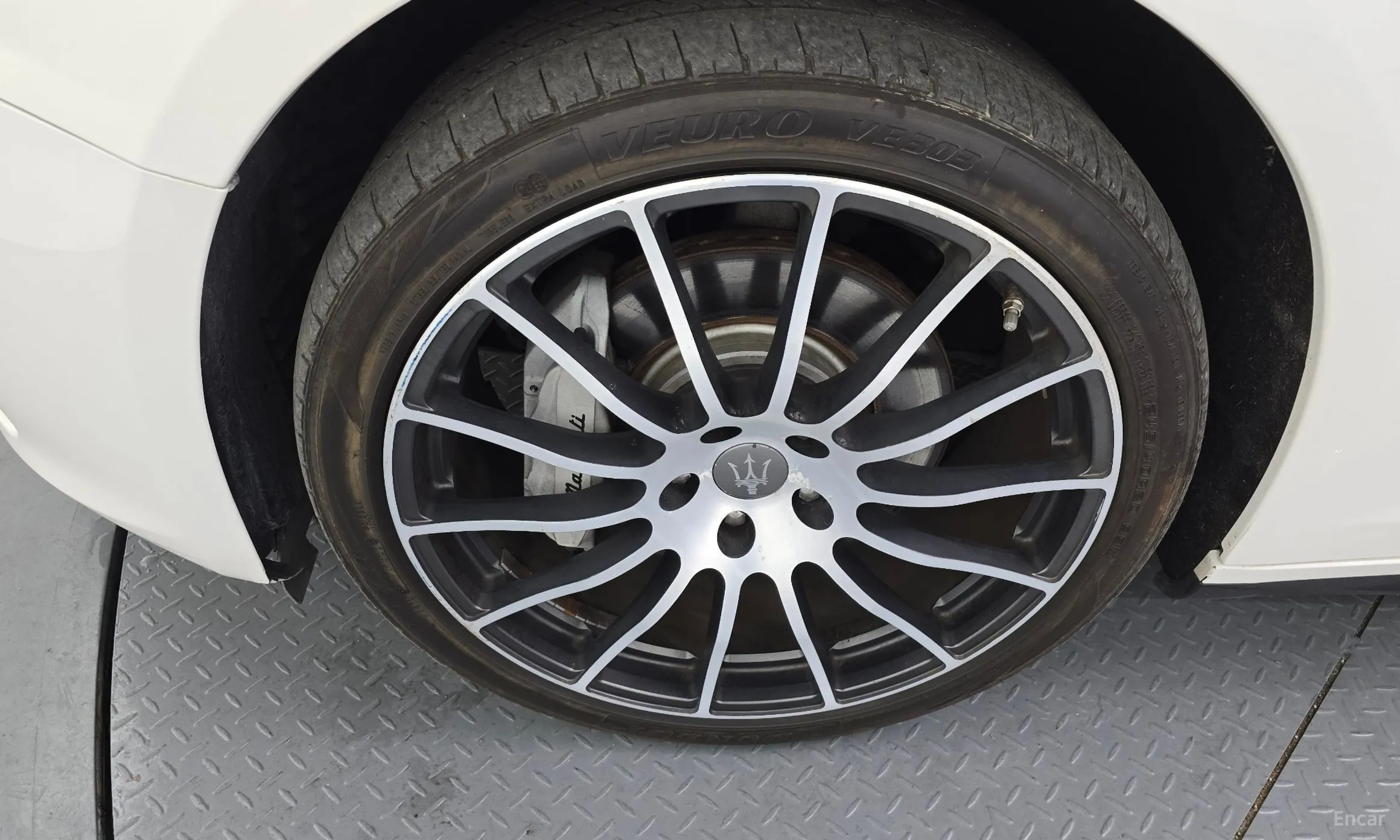 Maserati Ghibli превью 5