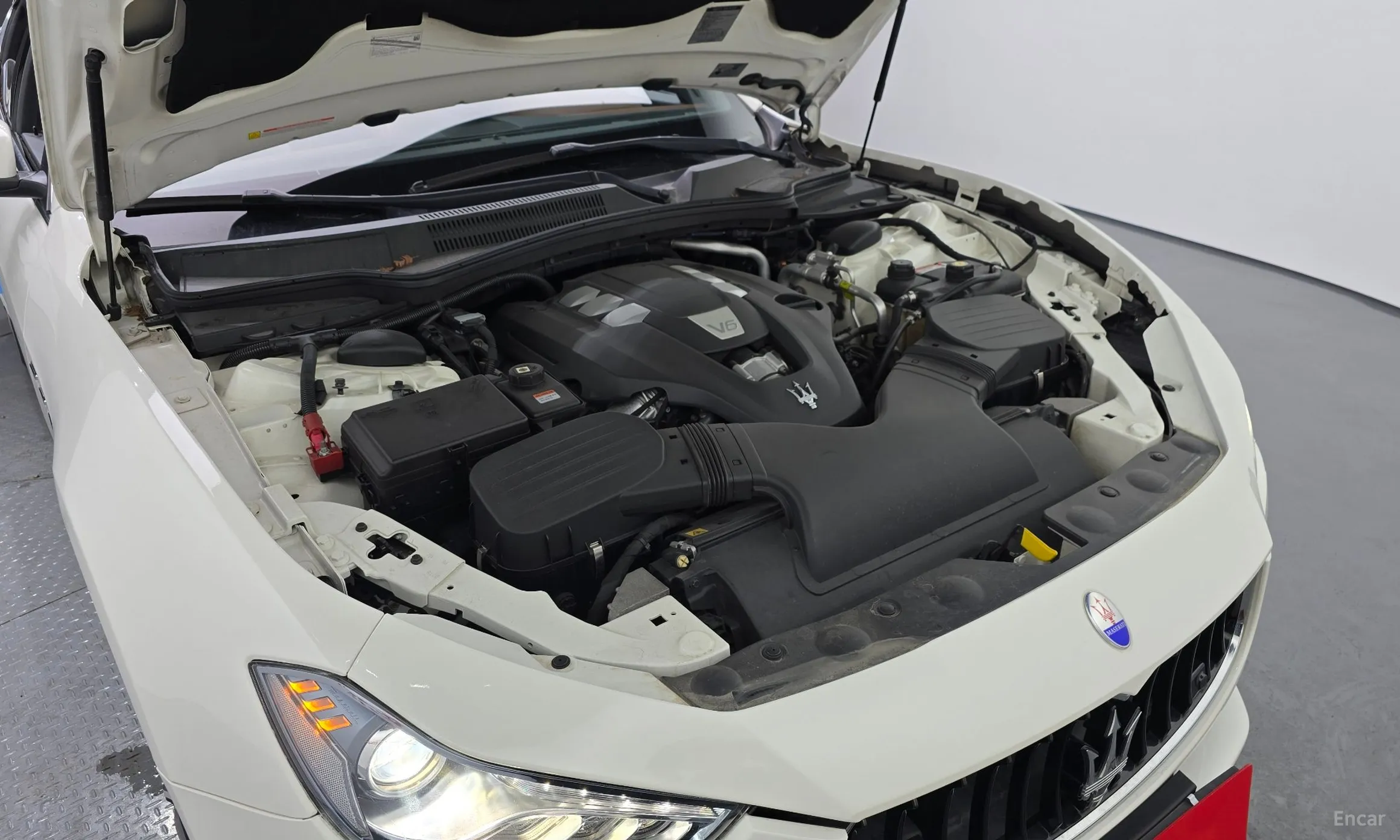 Maserati Ghibli превью 6