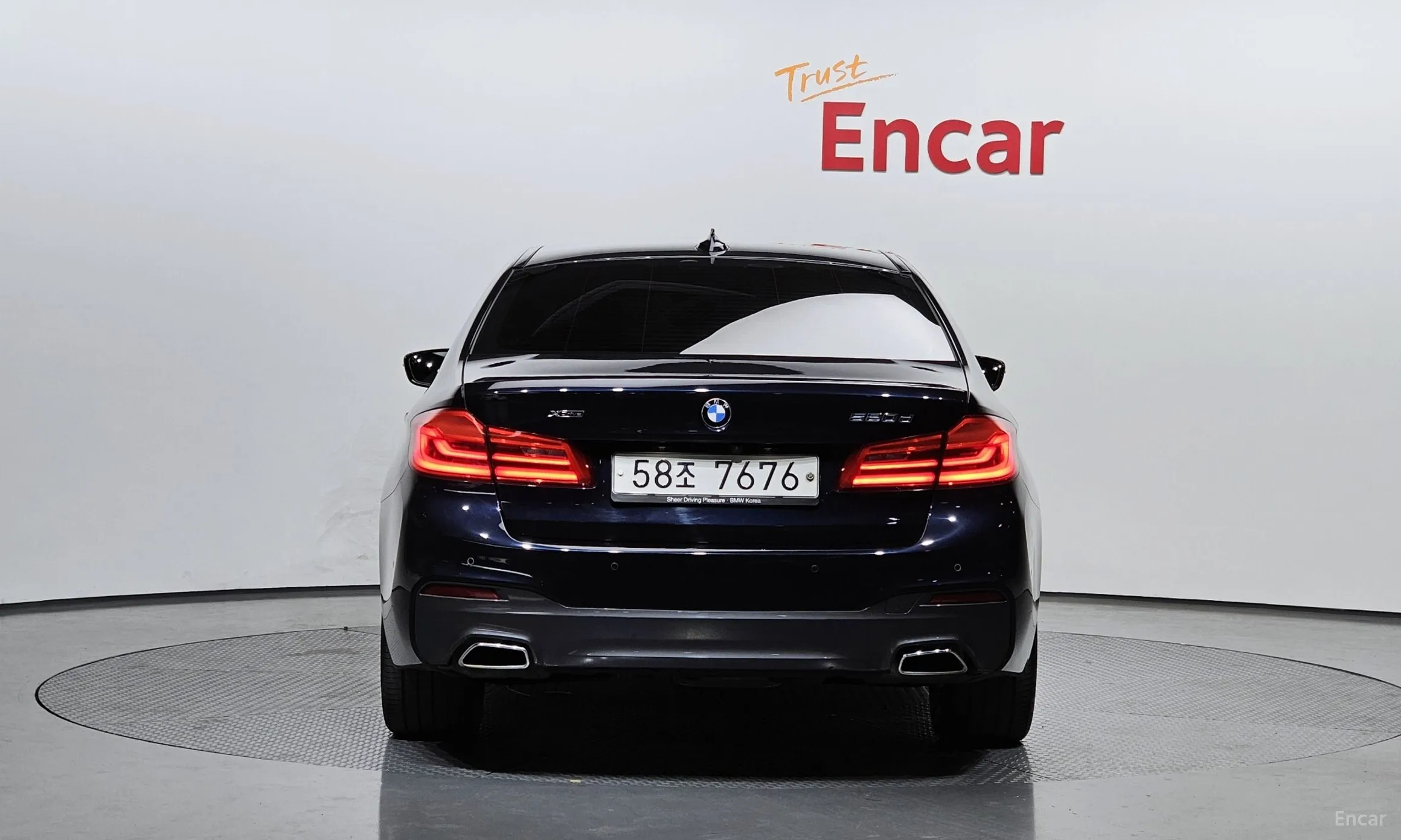 BMW 5 Series (G30) превью 3