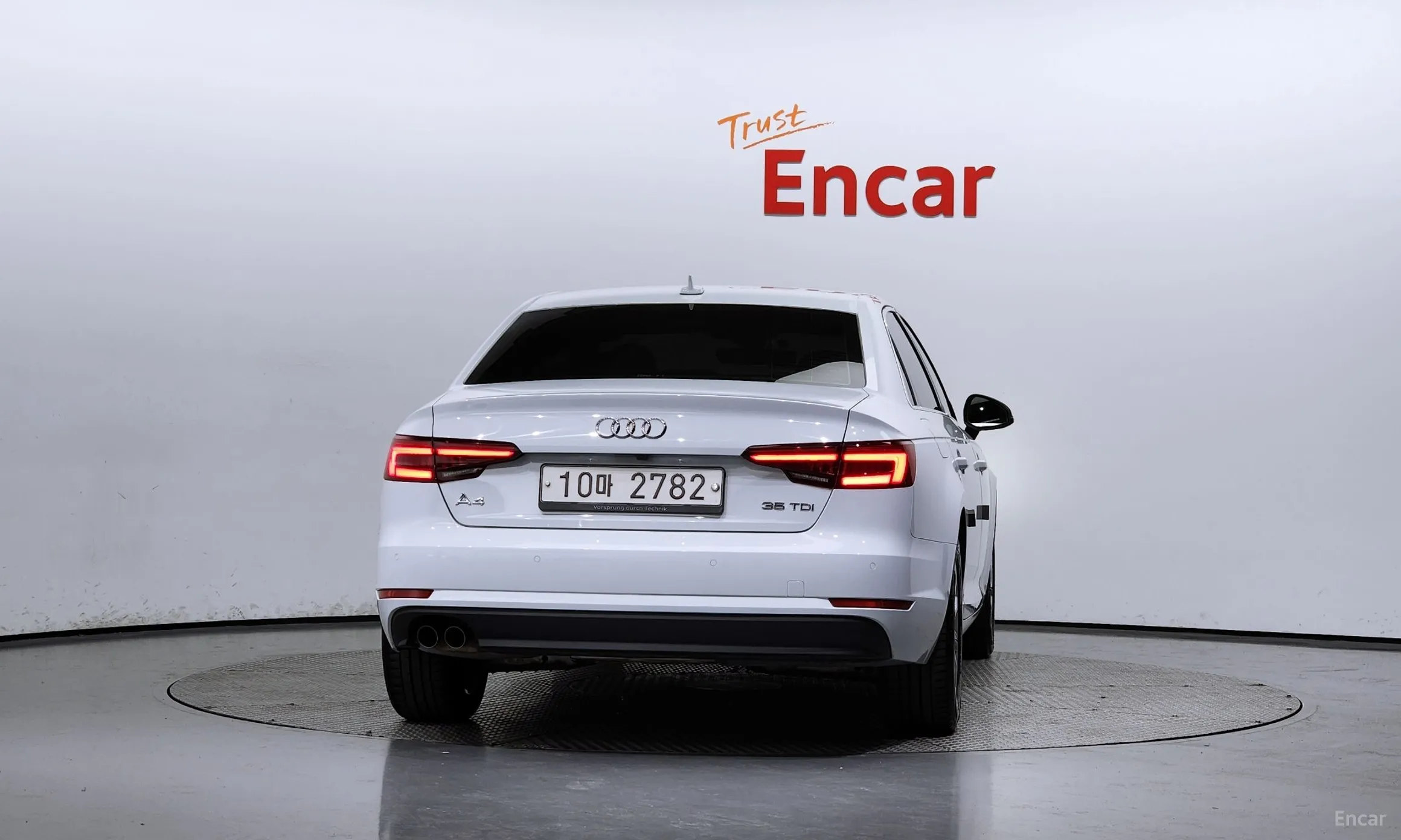 Audi A4 (B9) превью 3