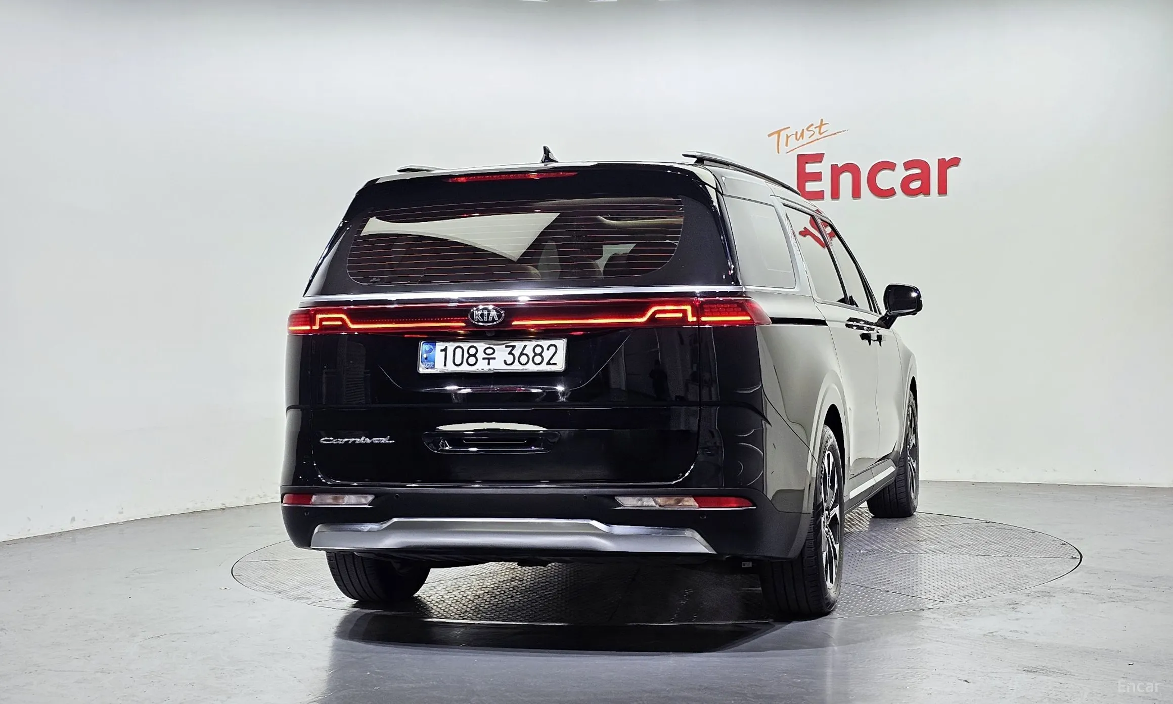 Kia Carnival Gen 4 превью 3