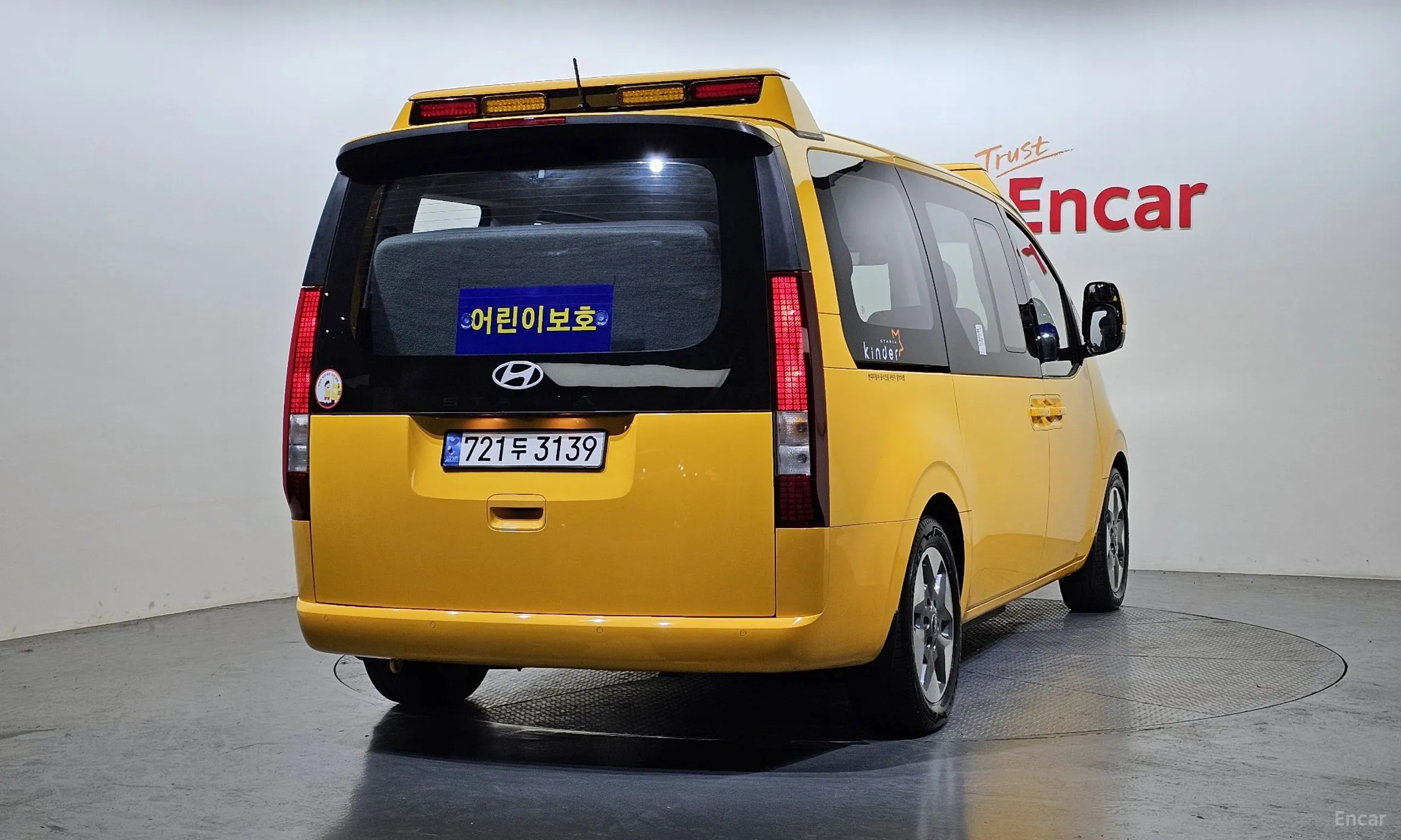 Hyundai Staria превью 3