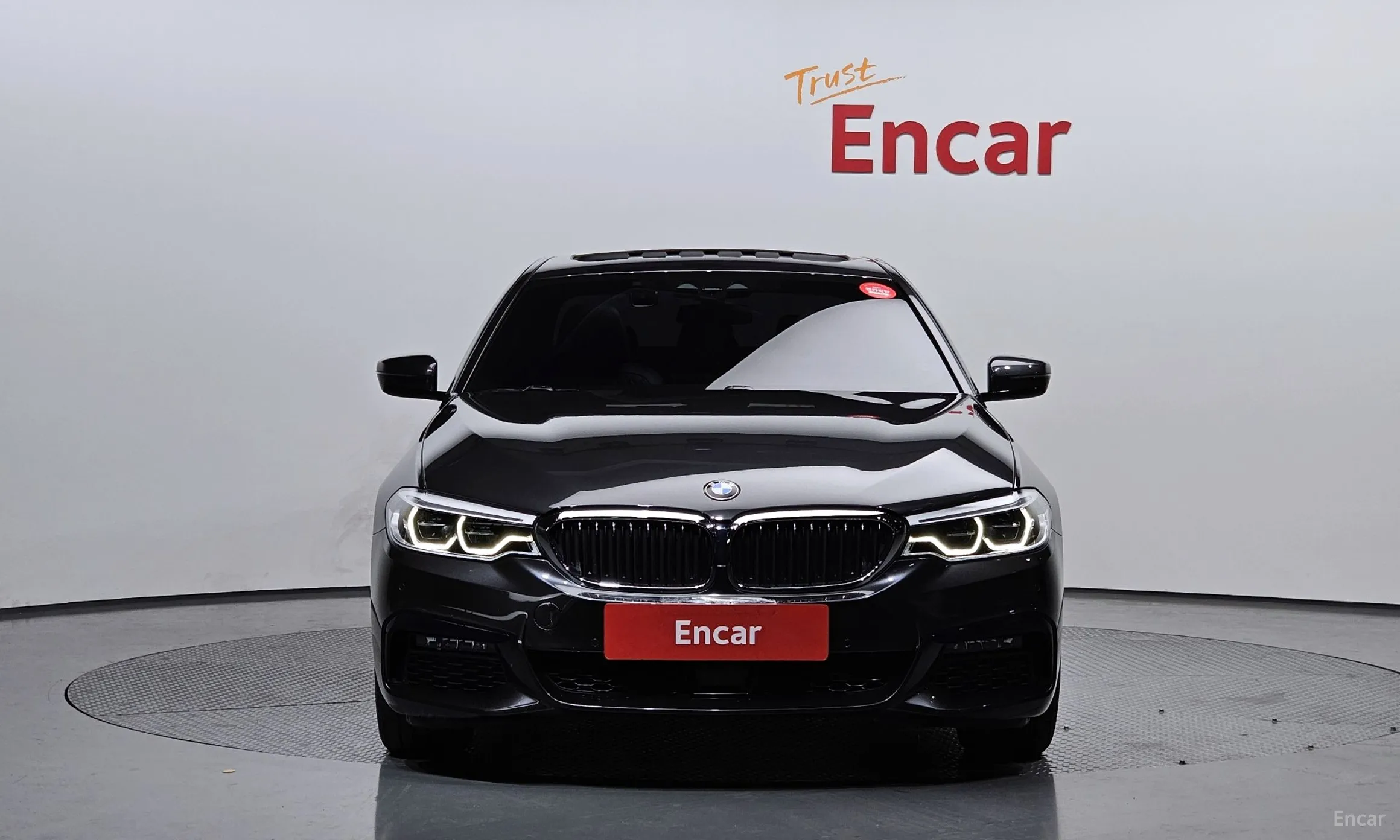 BMW 5 Series (G30) превью 2
