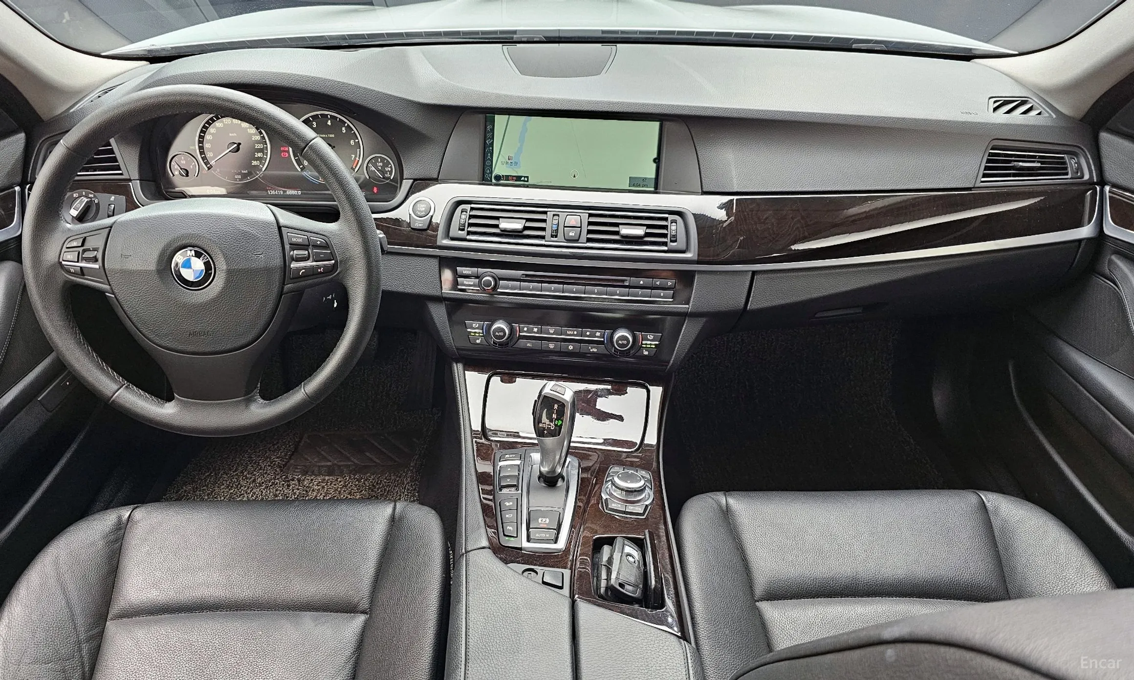 BMW 5 Series (F10) превью 4