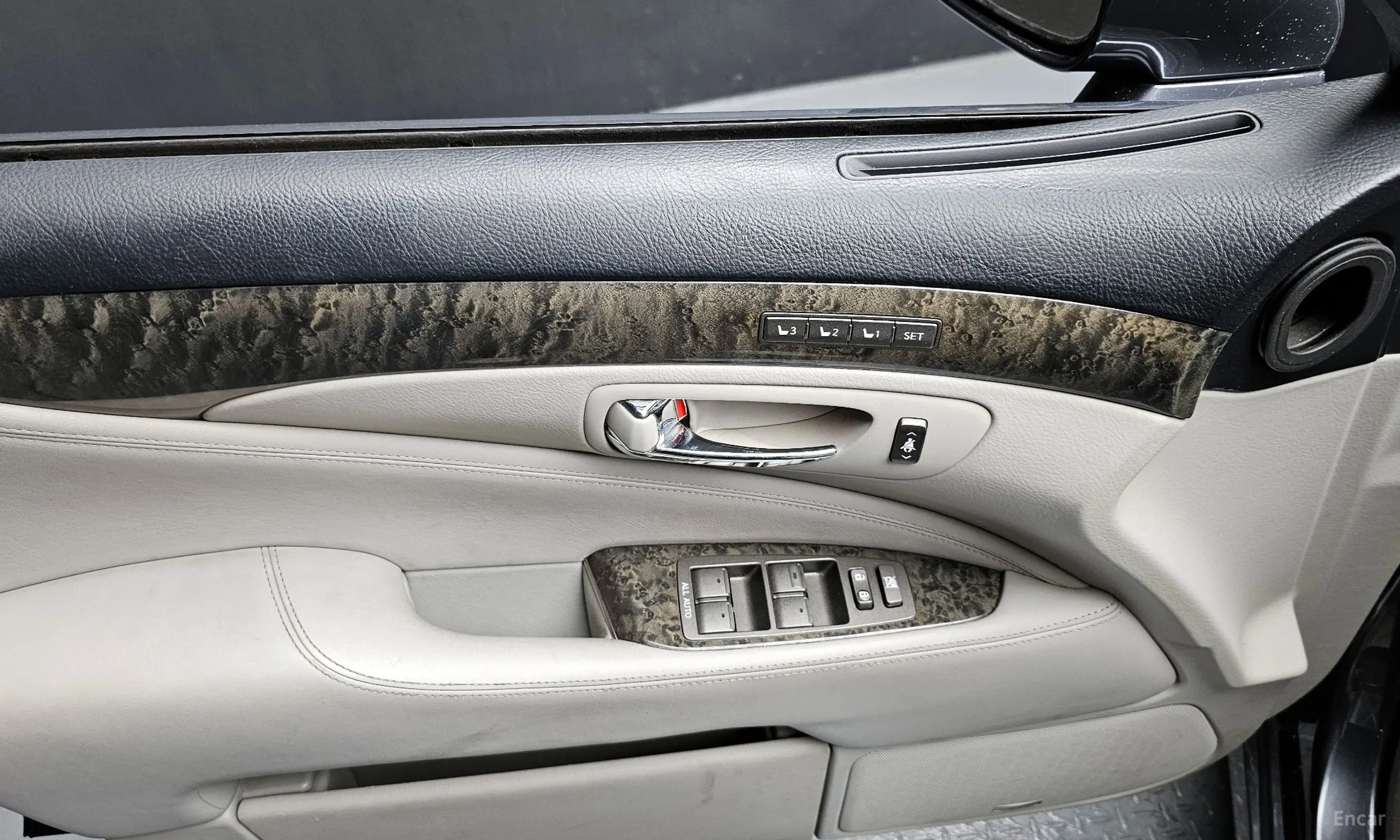 Lexus LS460 превью 17