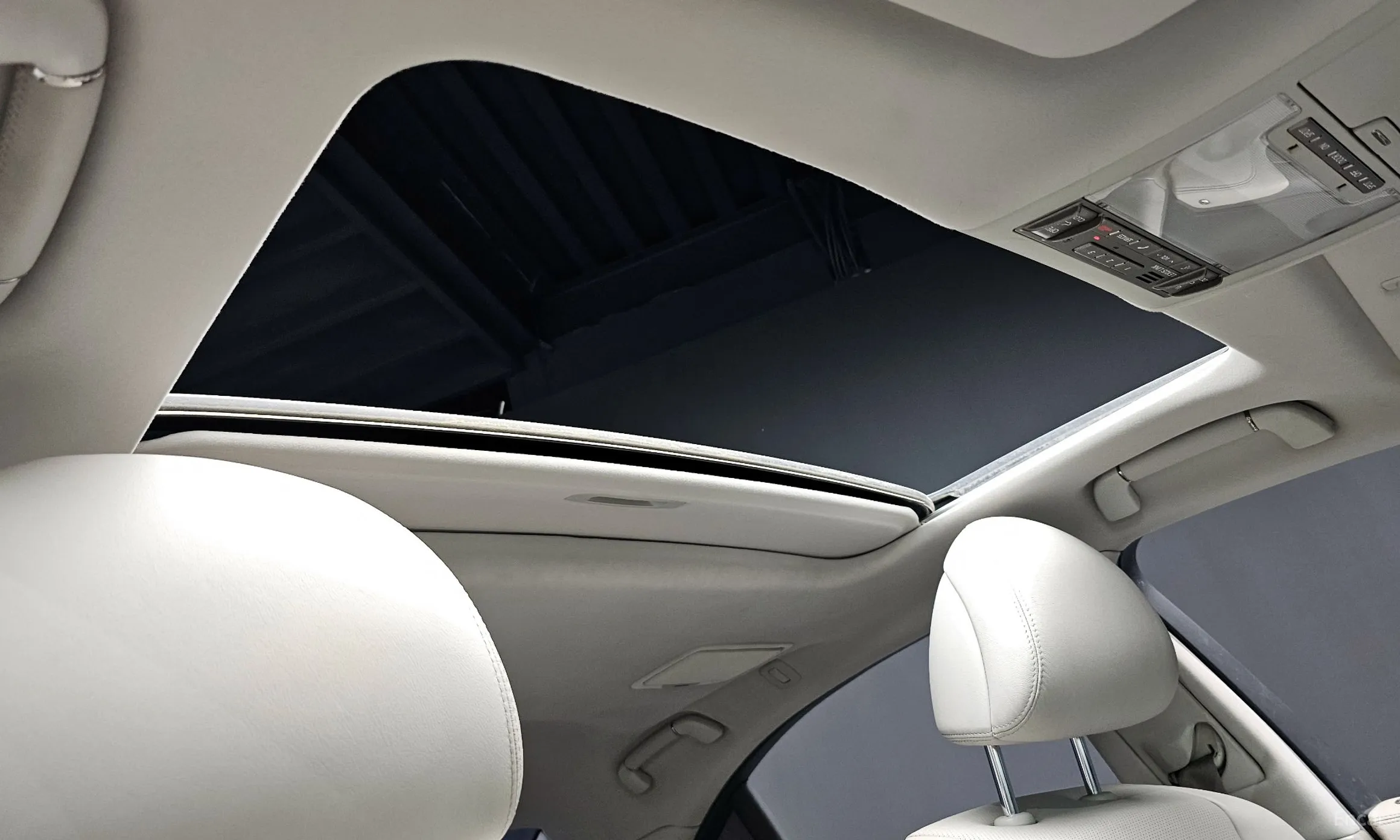 Lexus LS460 превью 19