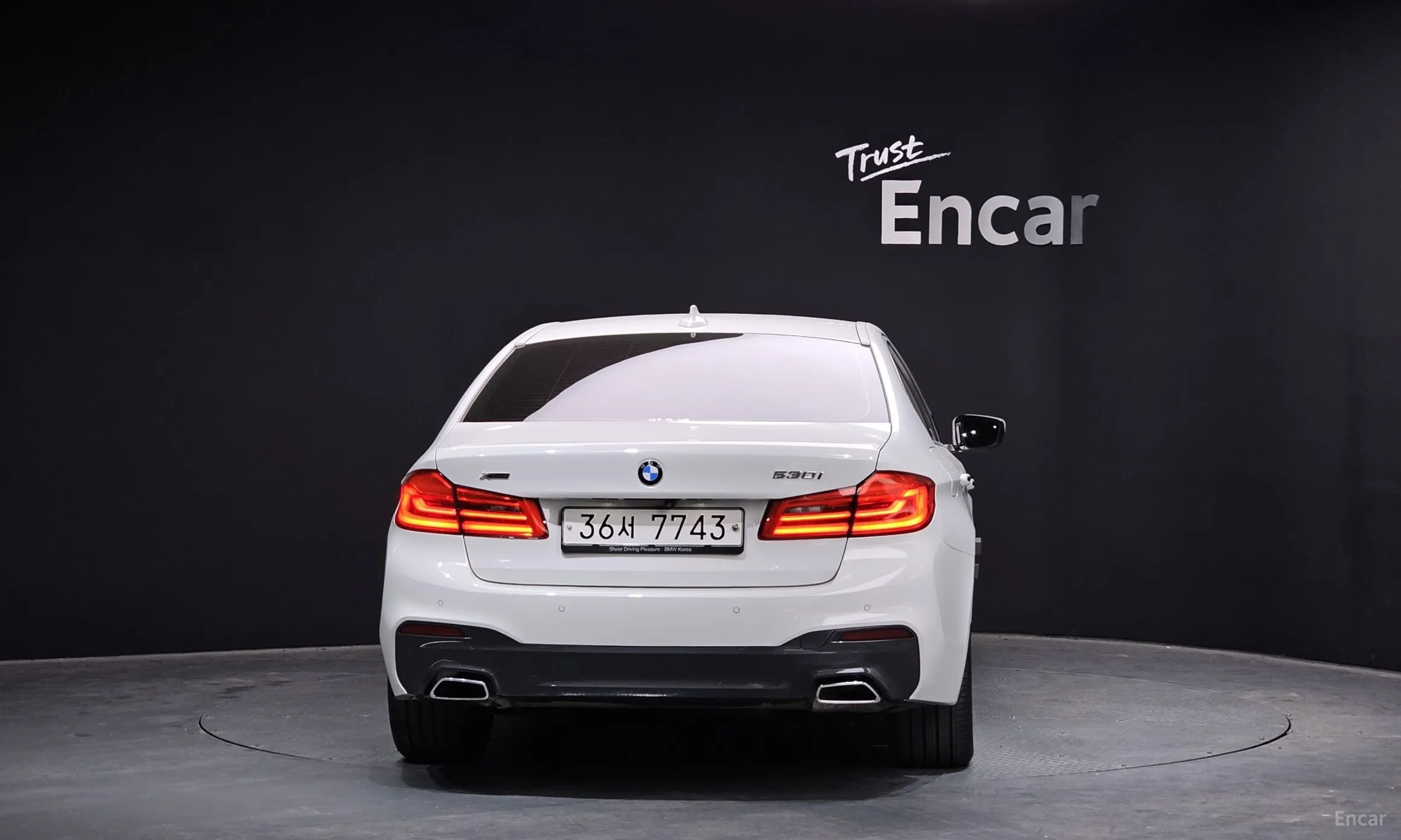 BMW 5 Series (G30) превью 3