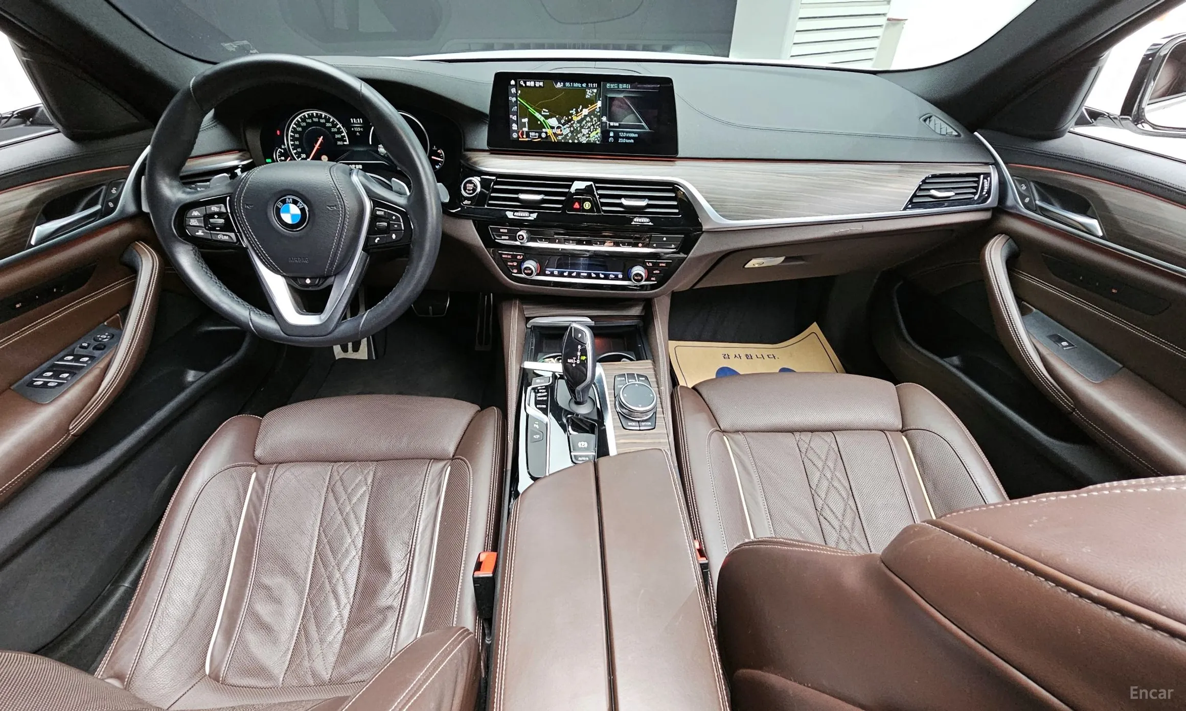 BMW 5 Series (G30) превью 4