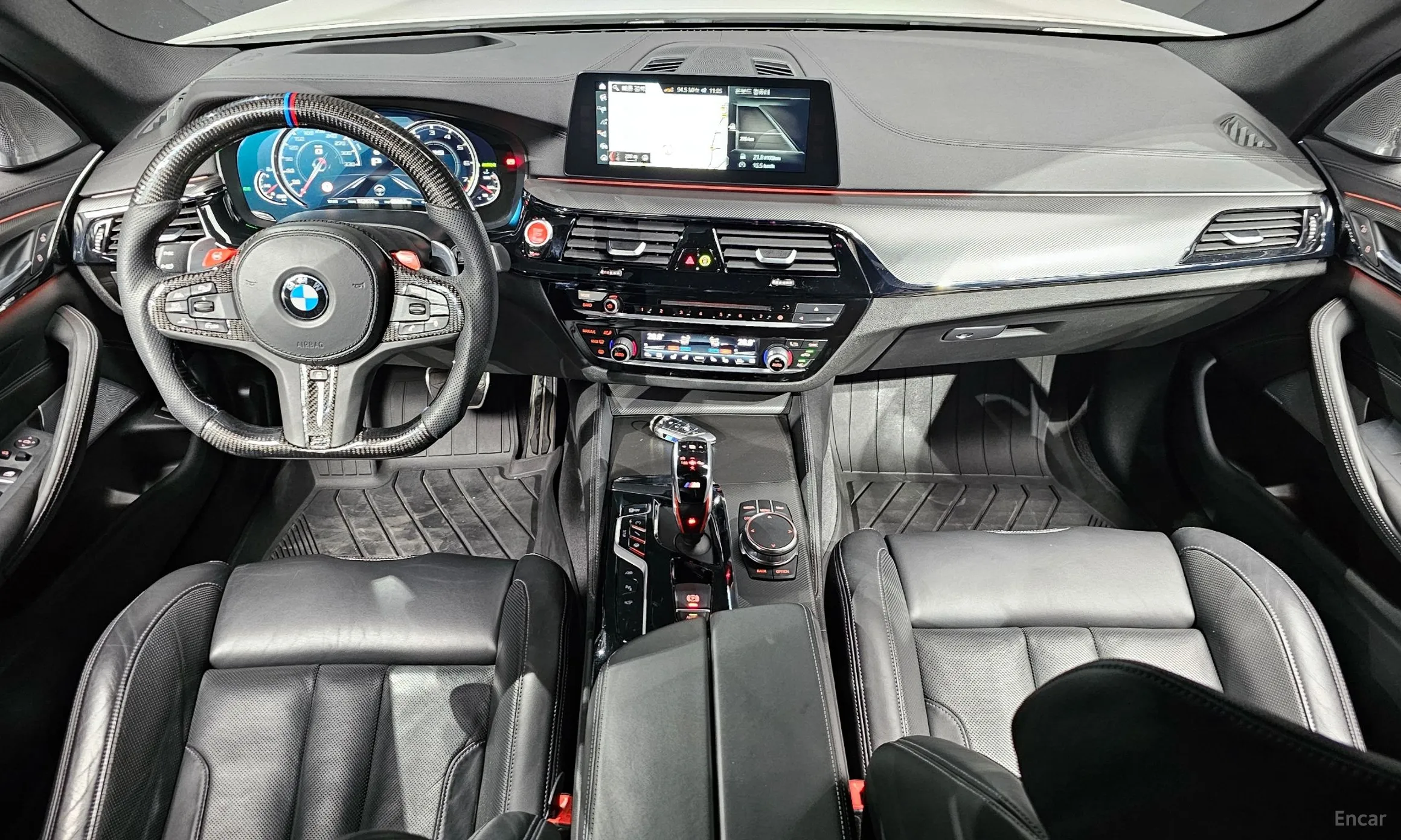 BMW M5 (F90) превью 4