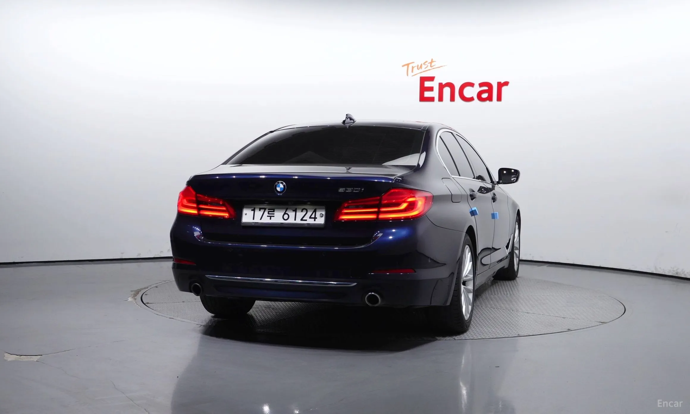 BMW 5 Series (G30) превью 3
