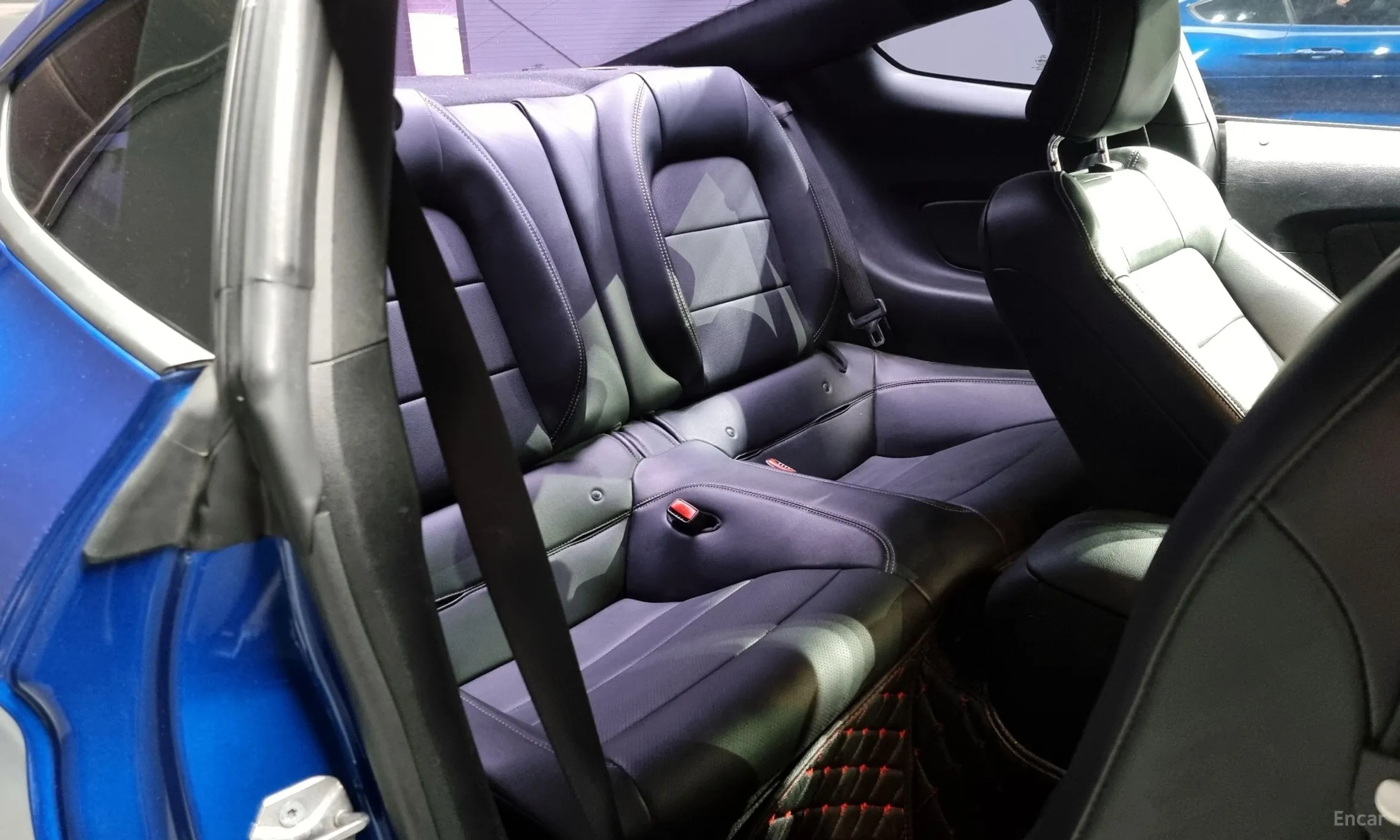 Ford Mustang превью 12