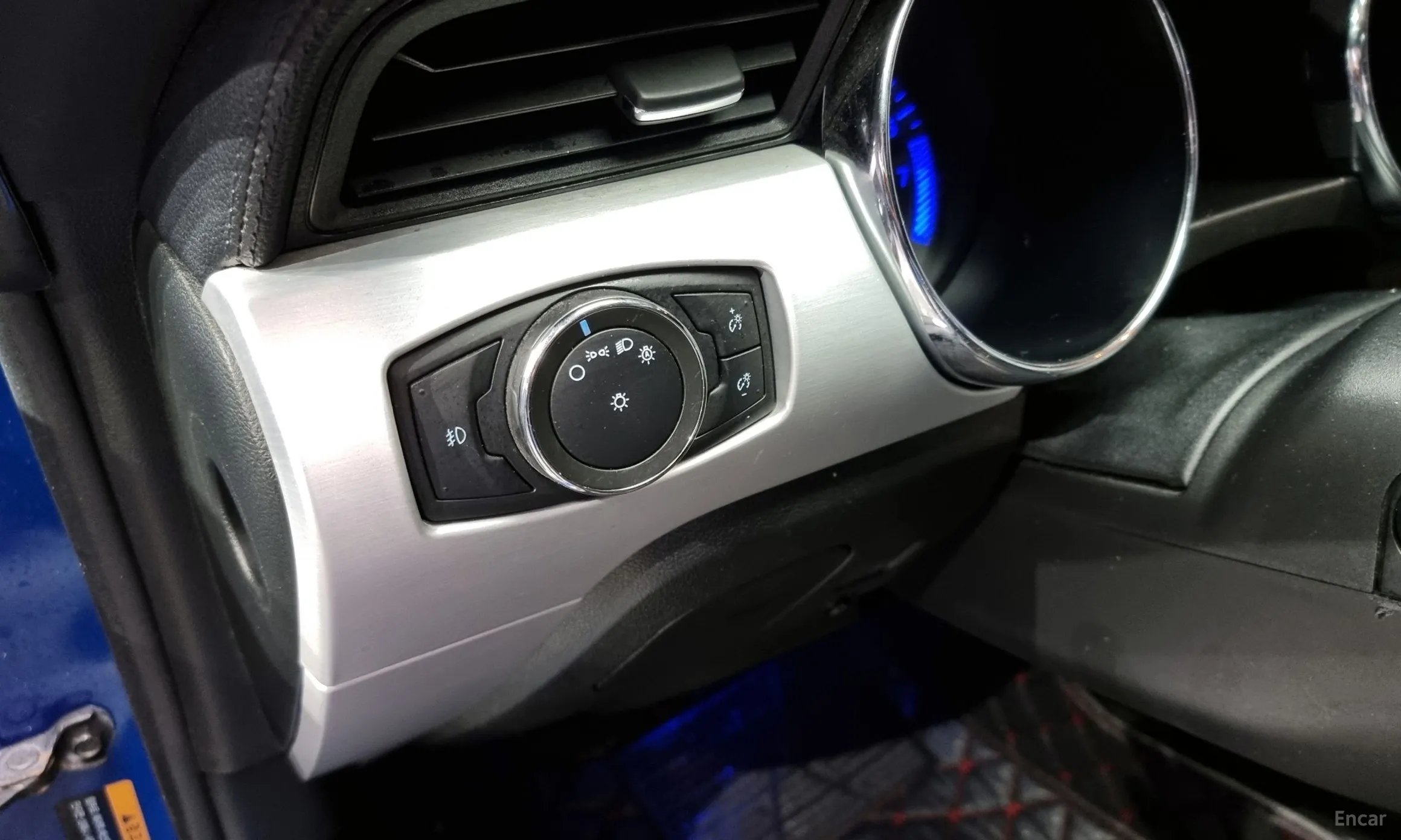 Ford Mustang превью 14
