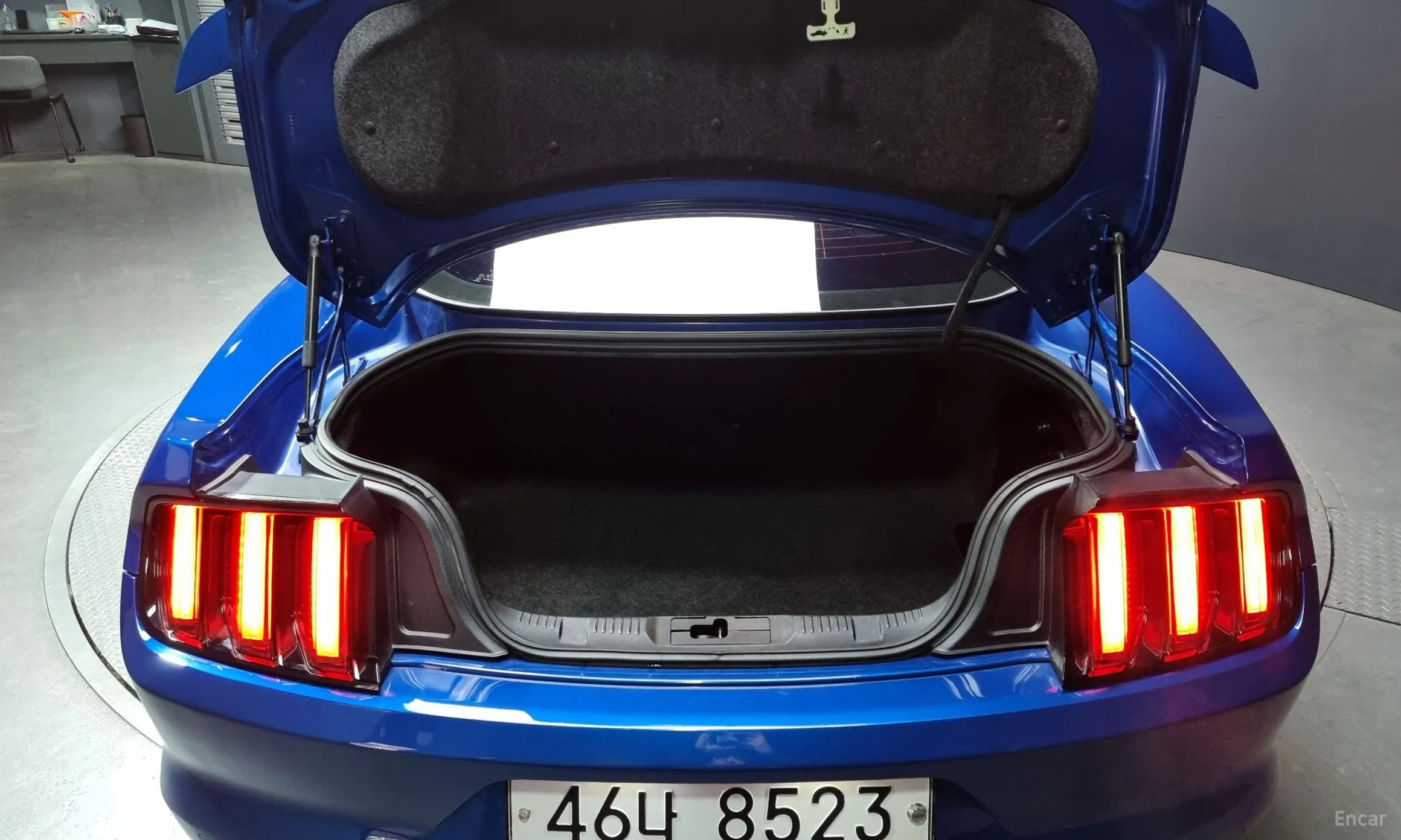 Ford Mustang превью 20