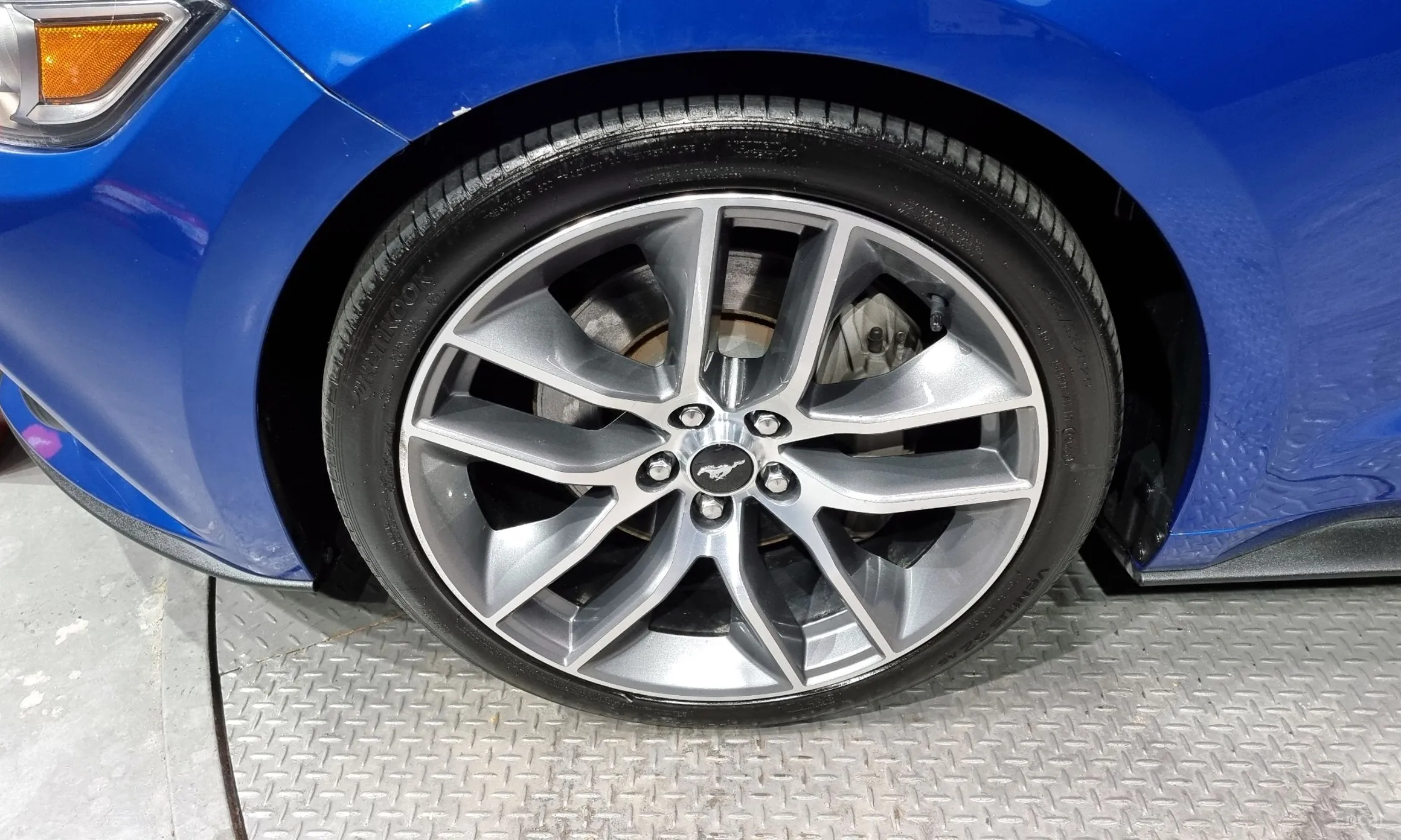 Ford Mustang превью 5