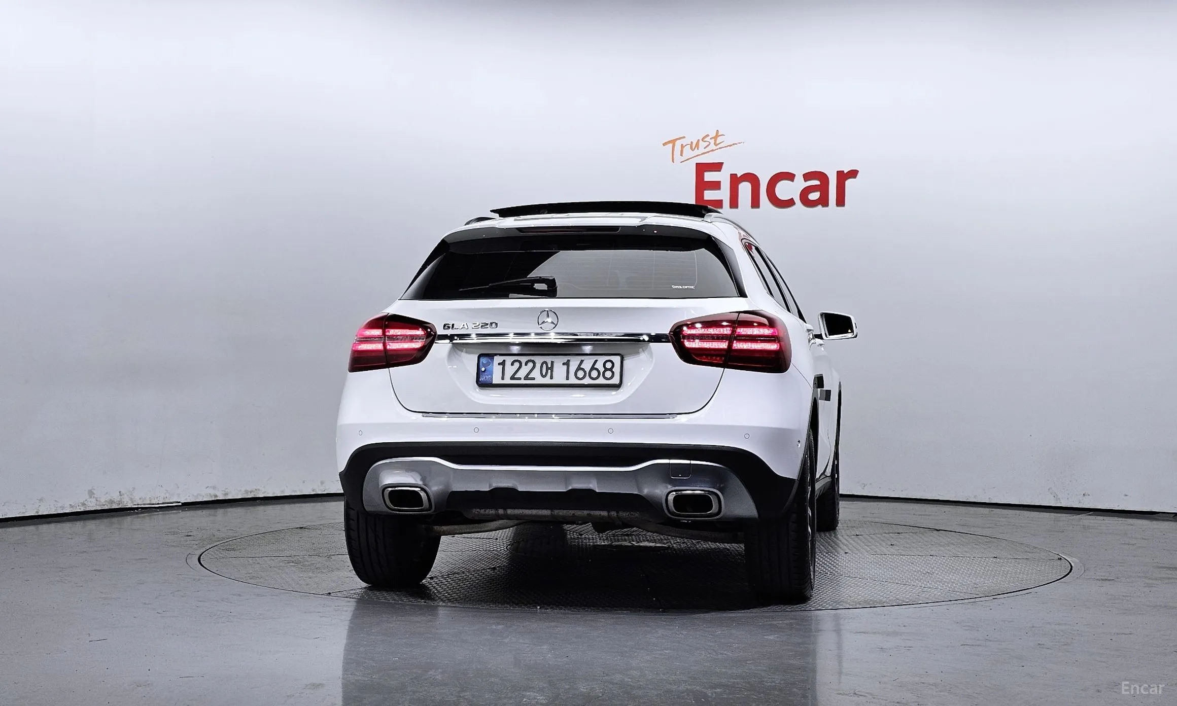 Mercedes Benz GLA-Class X156 превью 3