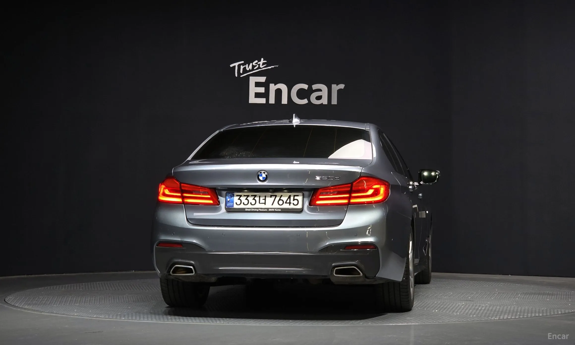 BMW 5 Series (G30) превью 3