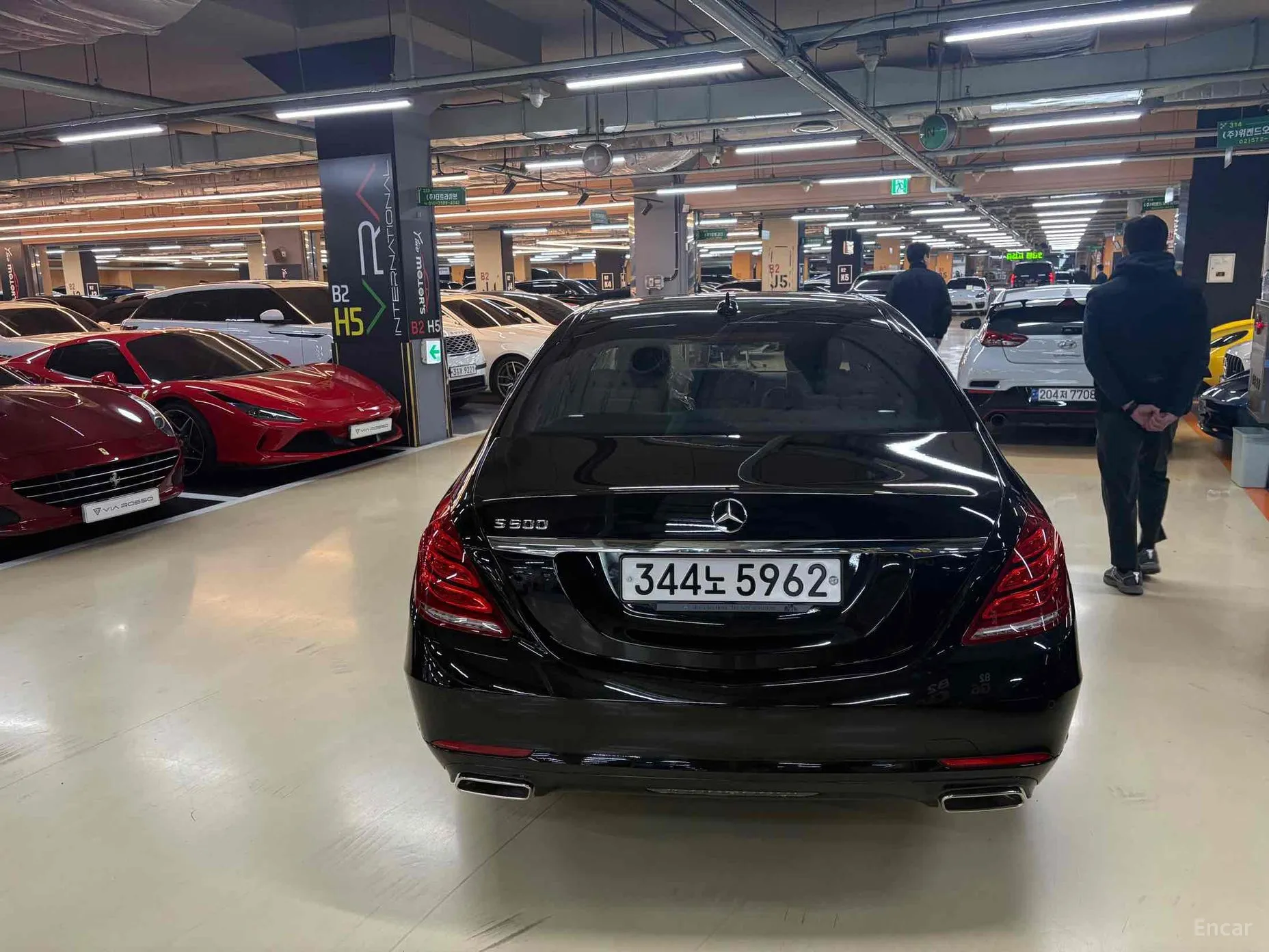 Mercedes Benz S-Class W222
