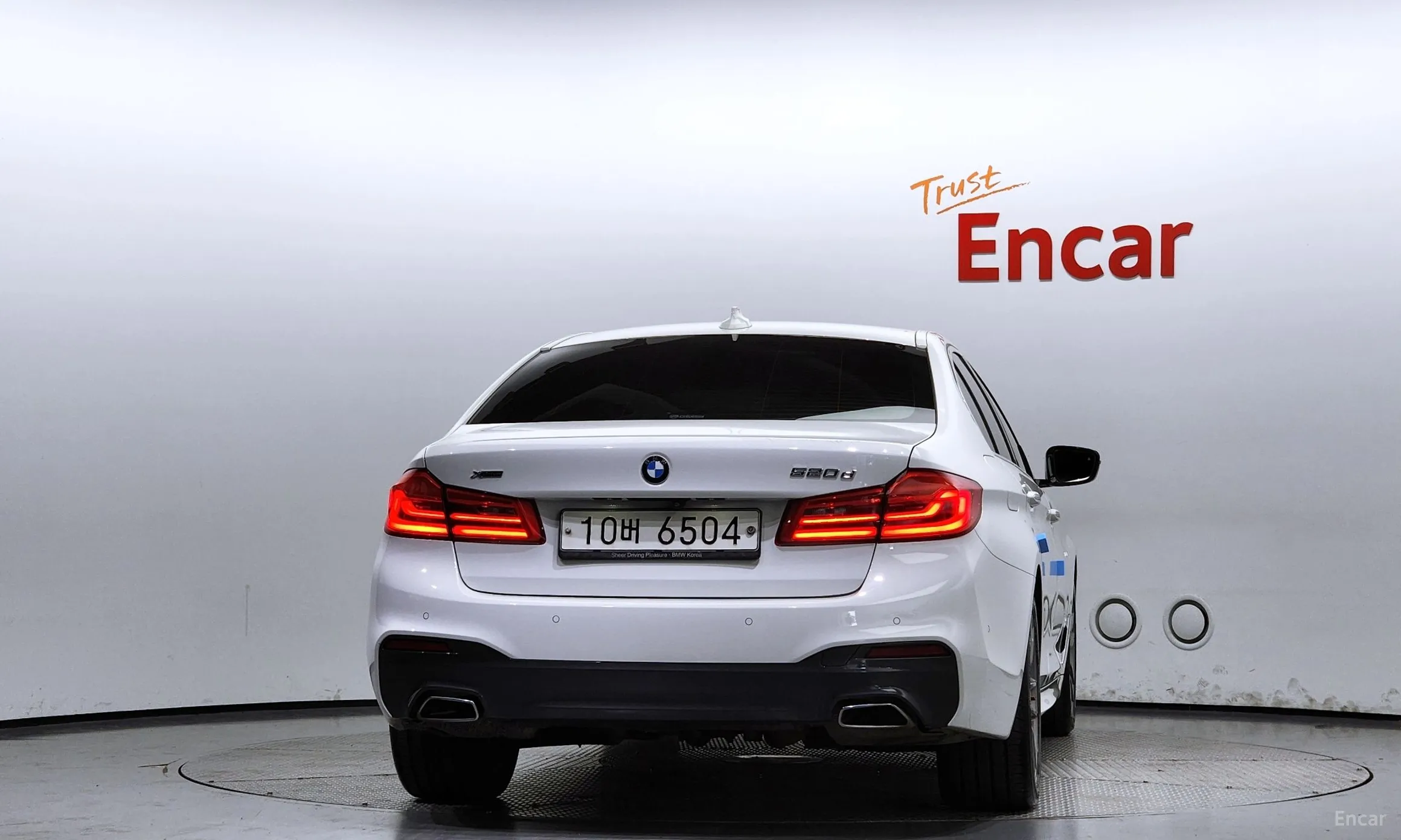 BMW 5 Series (G30) превью 3