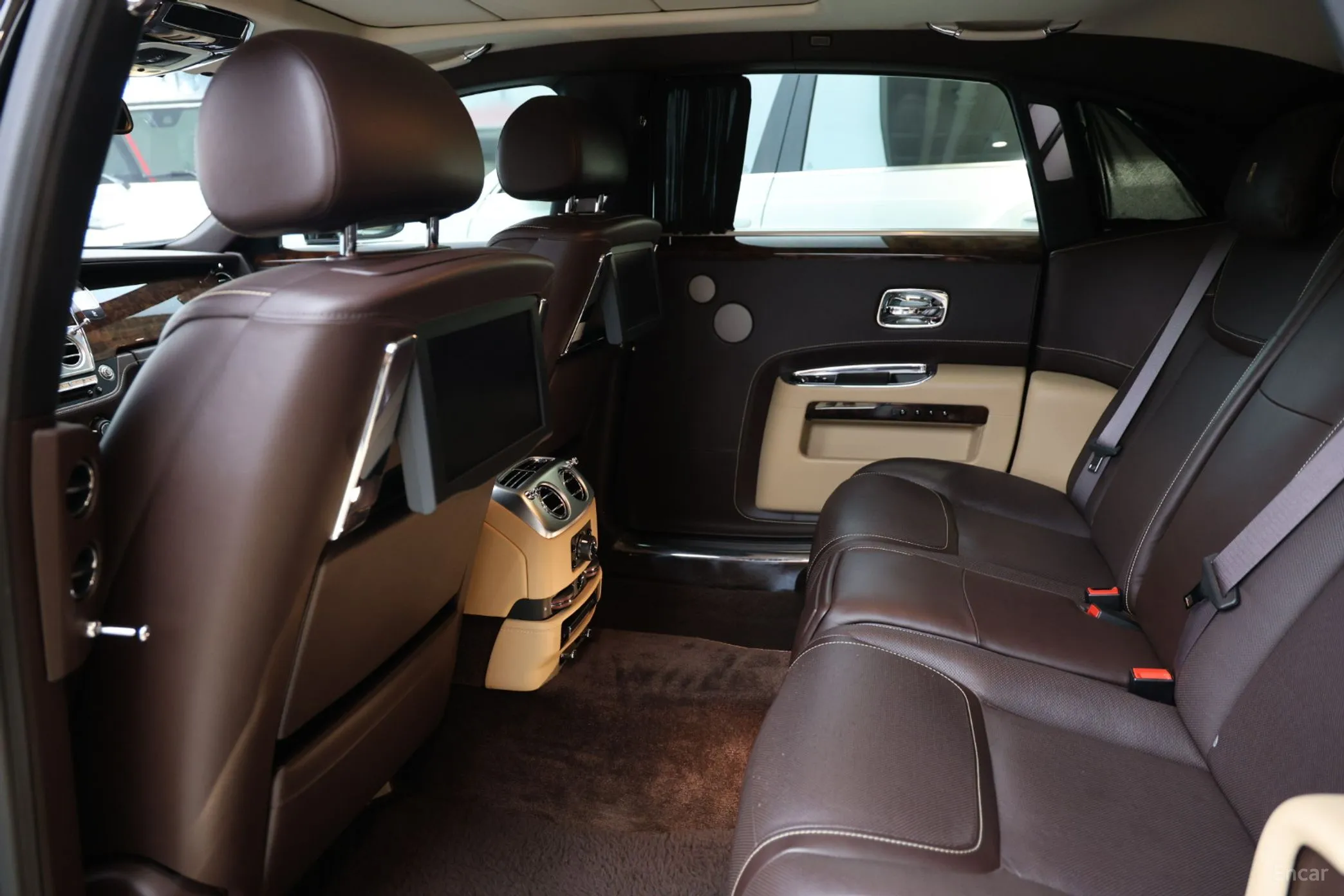 Rolls-Royce Ghost превью 17