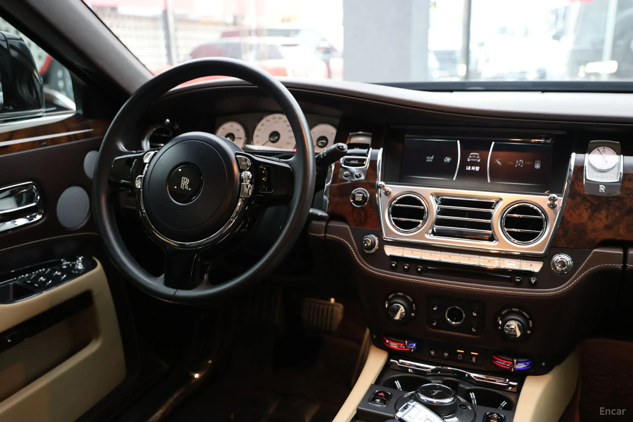 Rolls-Royce Ghost превью 18