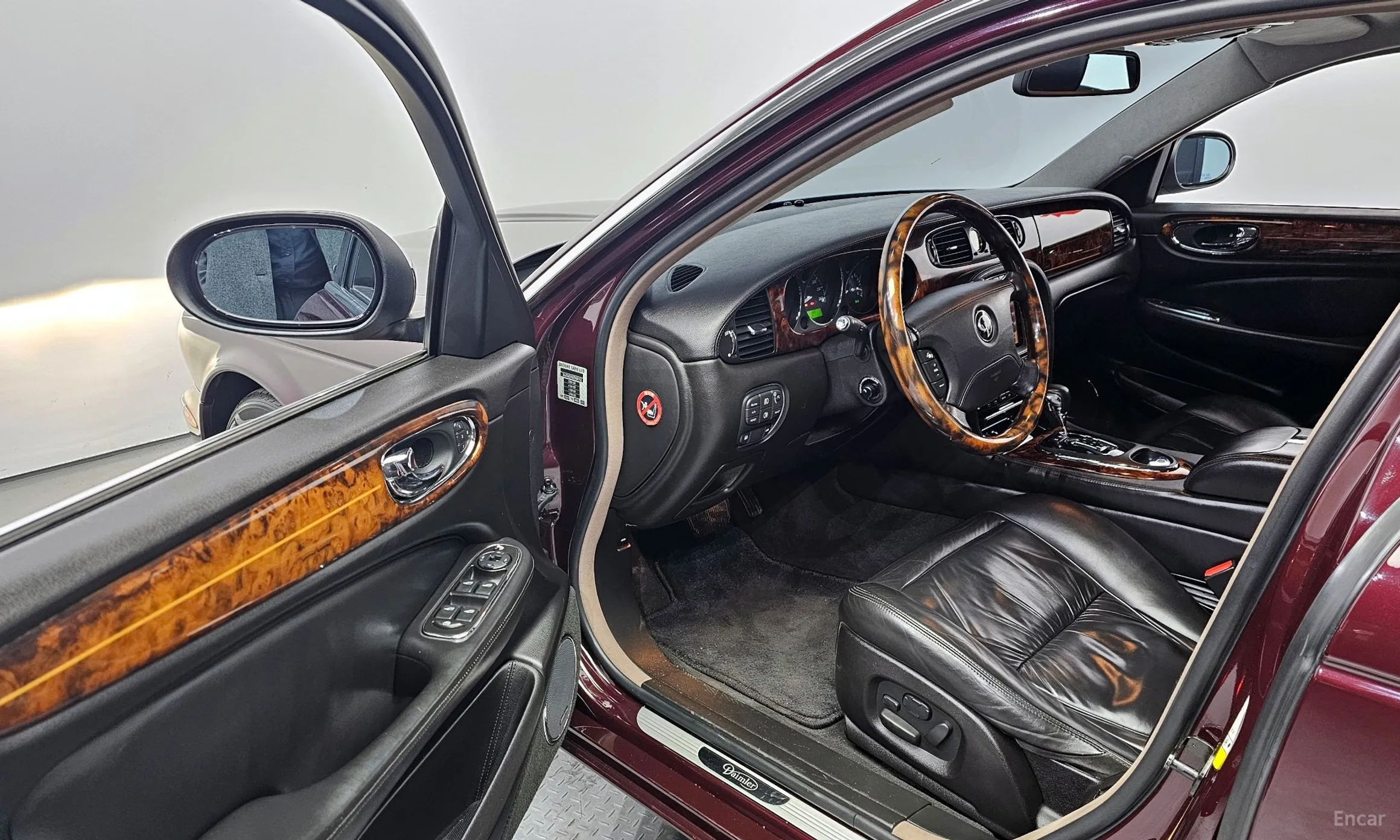 Jaguar New XJ превью 11