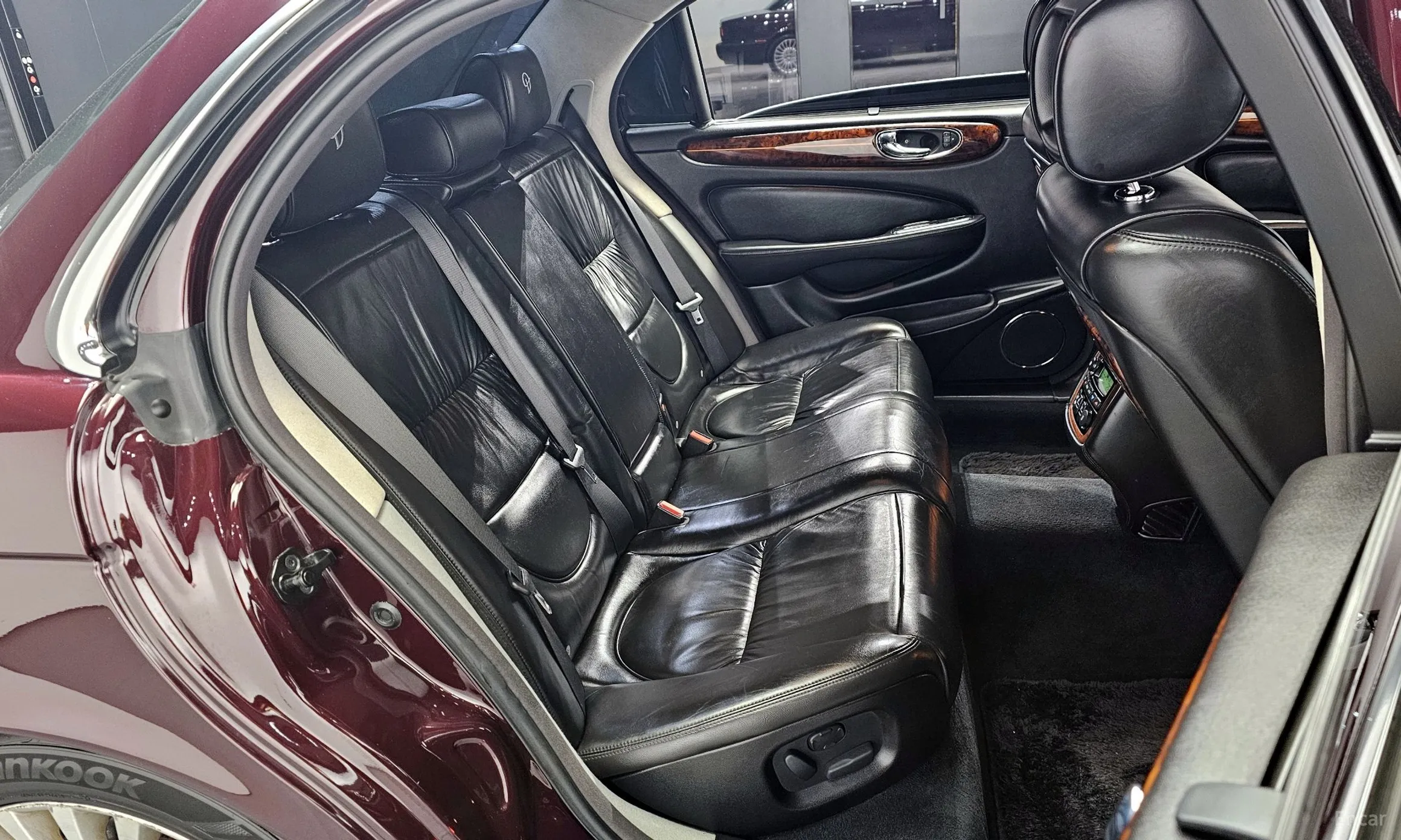 Jaguar New XJ превью 12