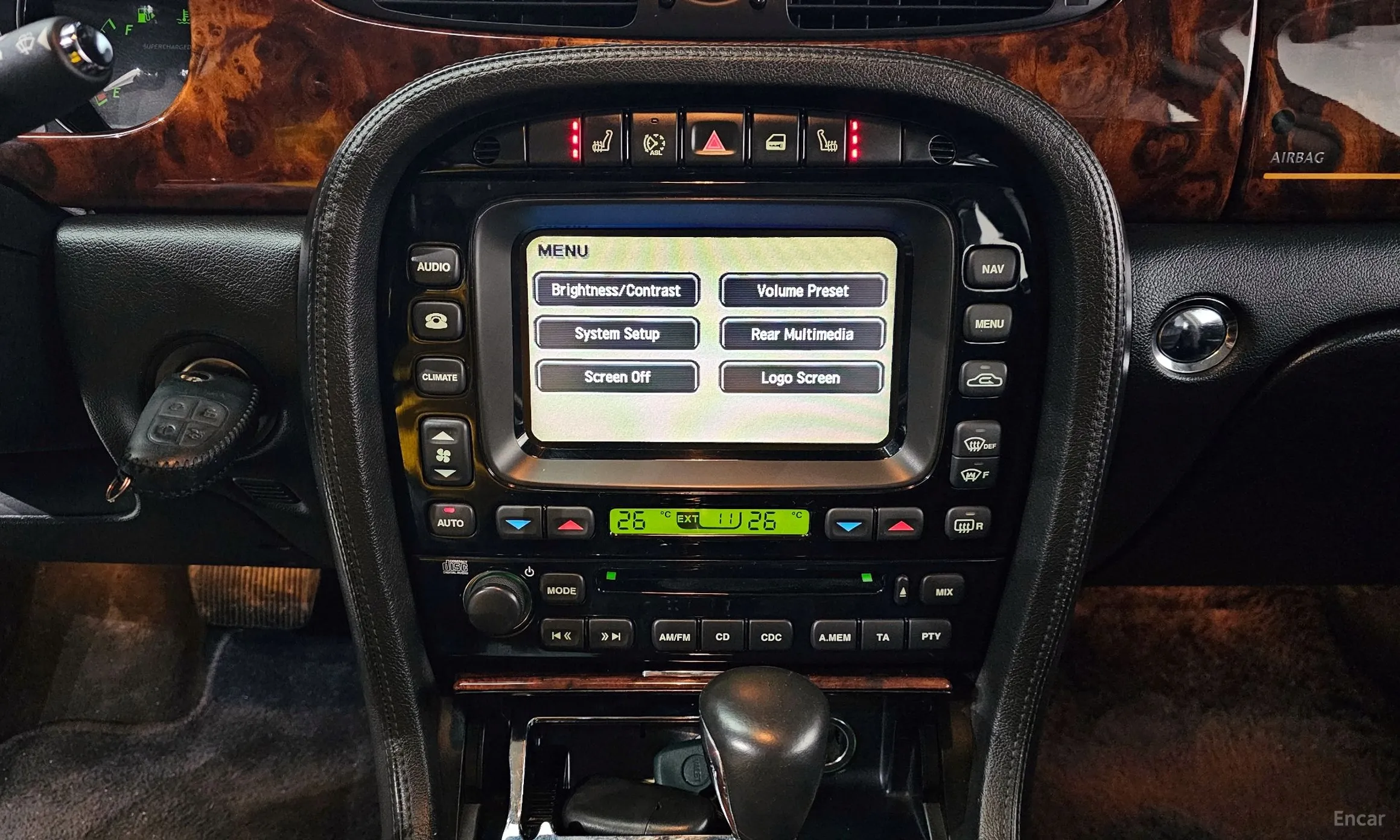Jaguar New XJ превью 14