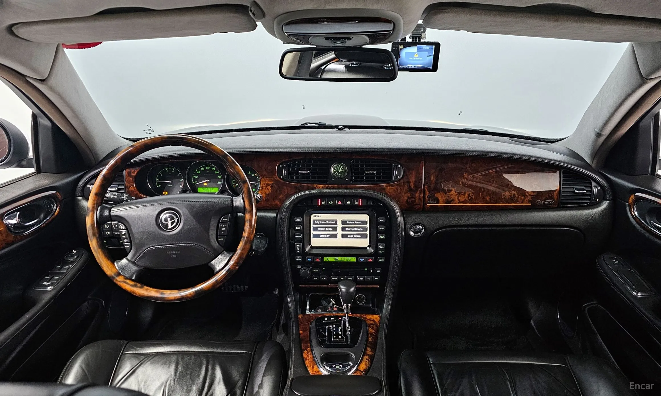 Jaguar New XJ превью 7