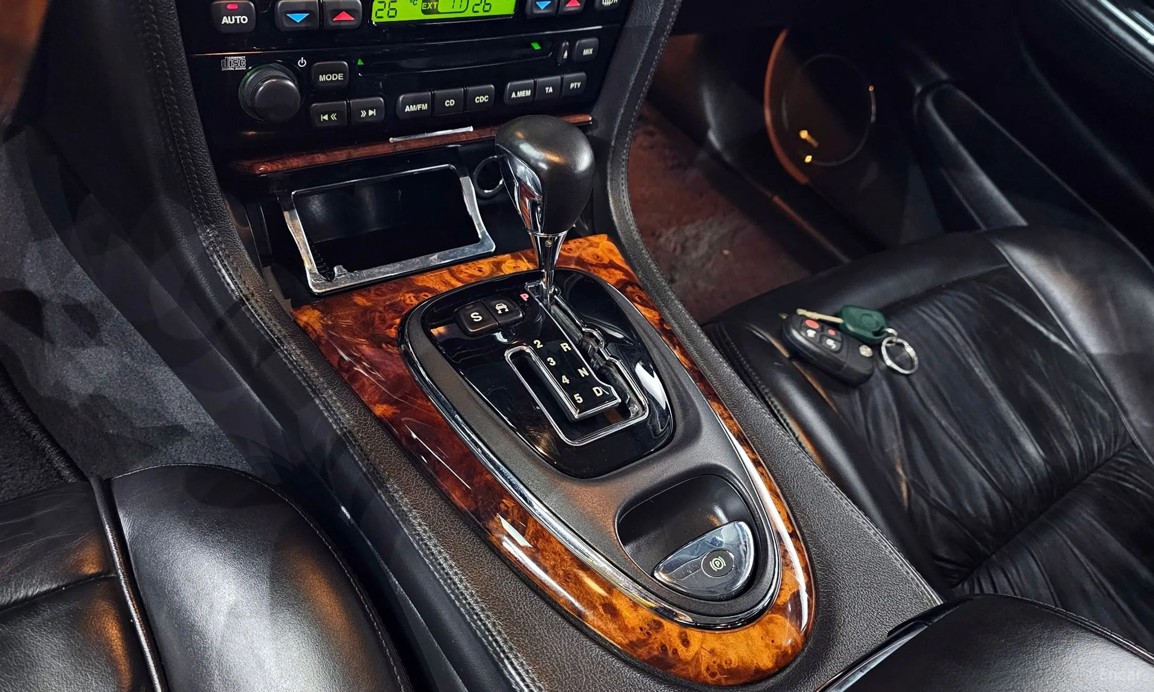 Jaguar New XJ превью 9