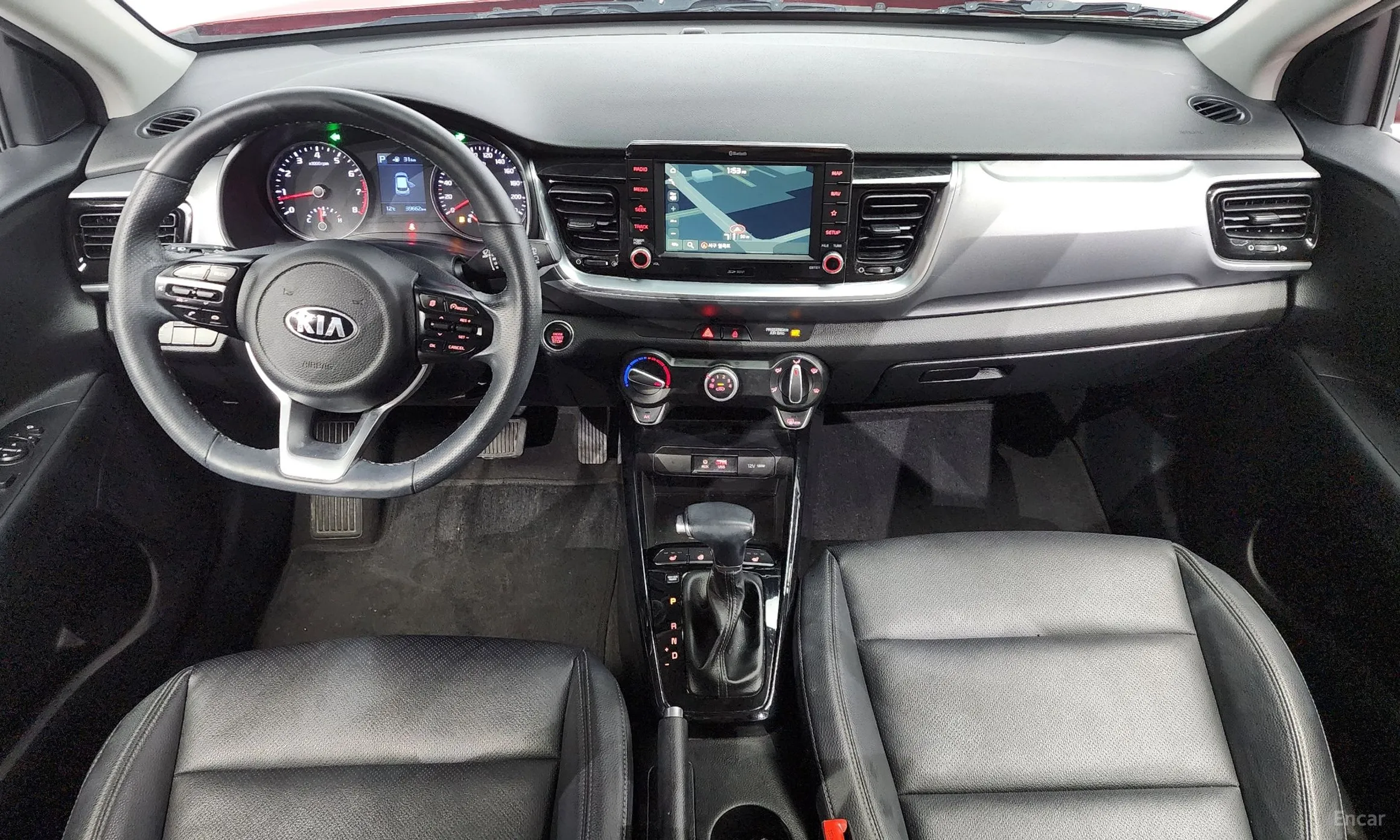 Kia Stonic превью 4