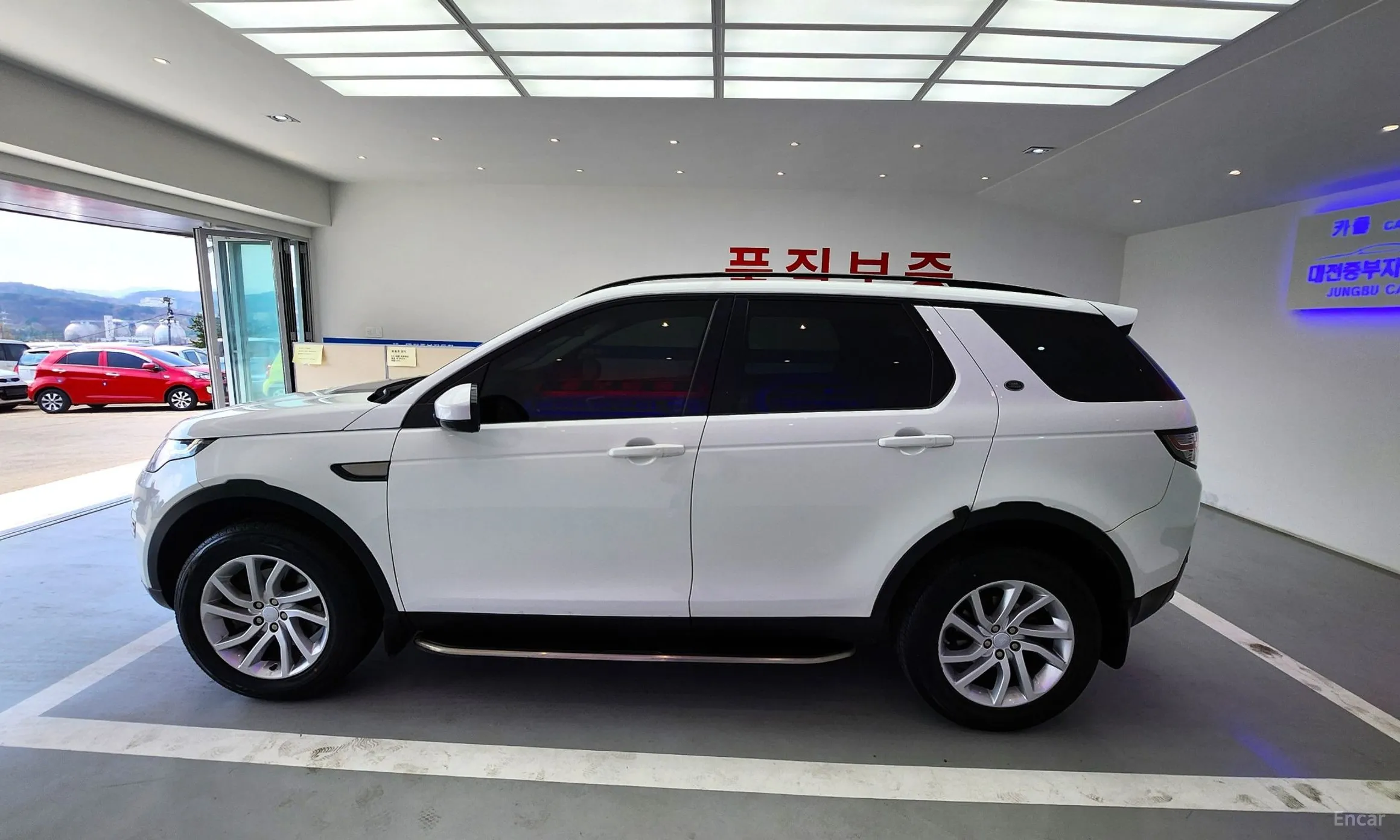Land Rover Discovery Sports превью 2