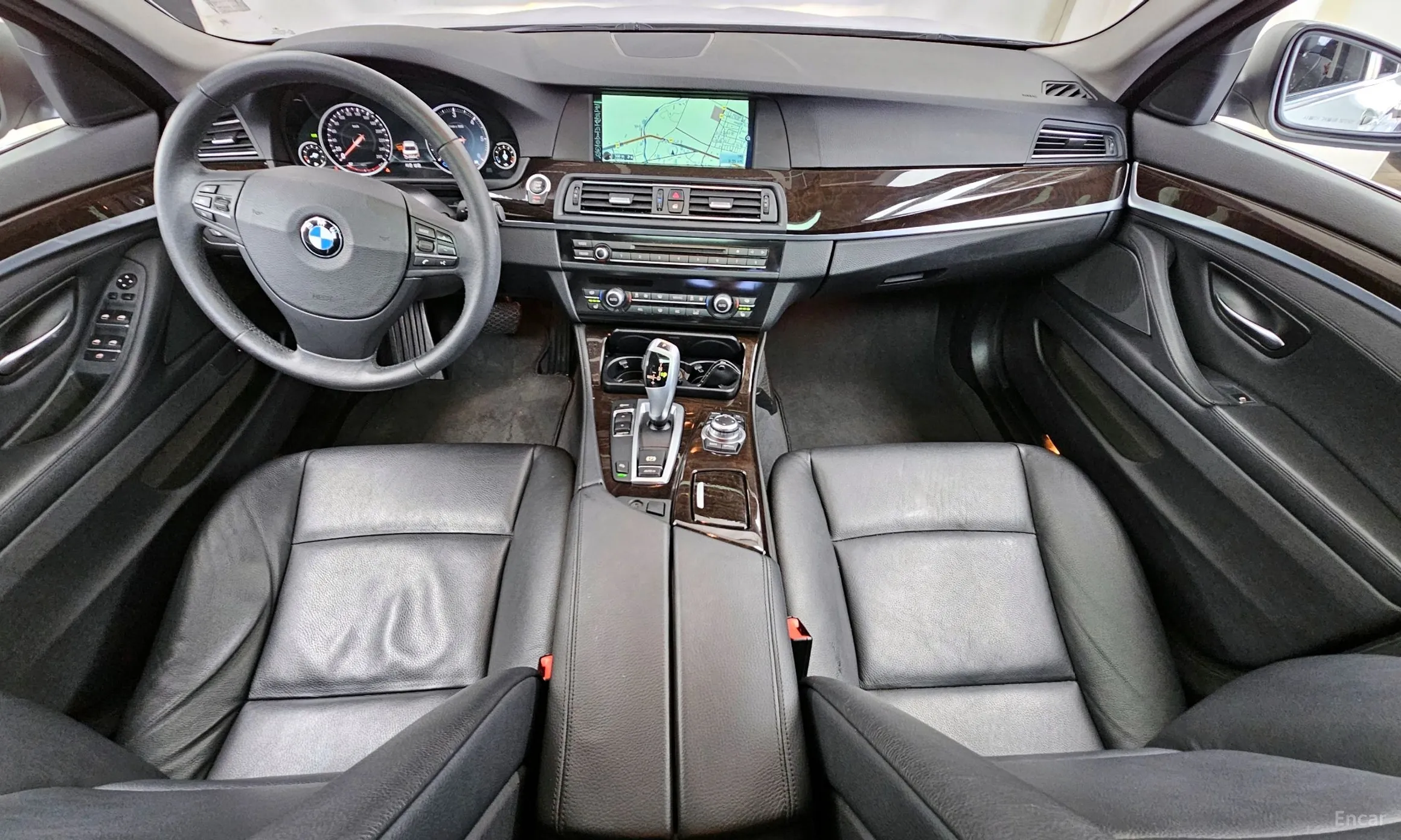 BMW 5 Series (F10) превью 4